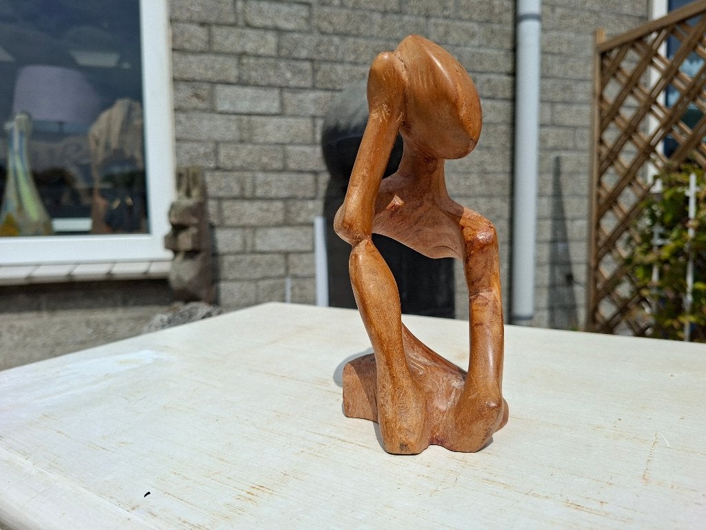 houten beeld van een persoon die nadenkt, Ophalen of Verzenden, Houtsnijwerk