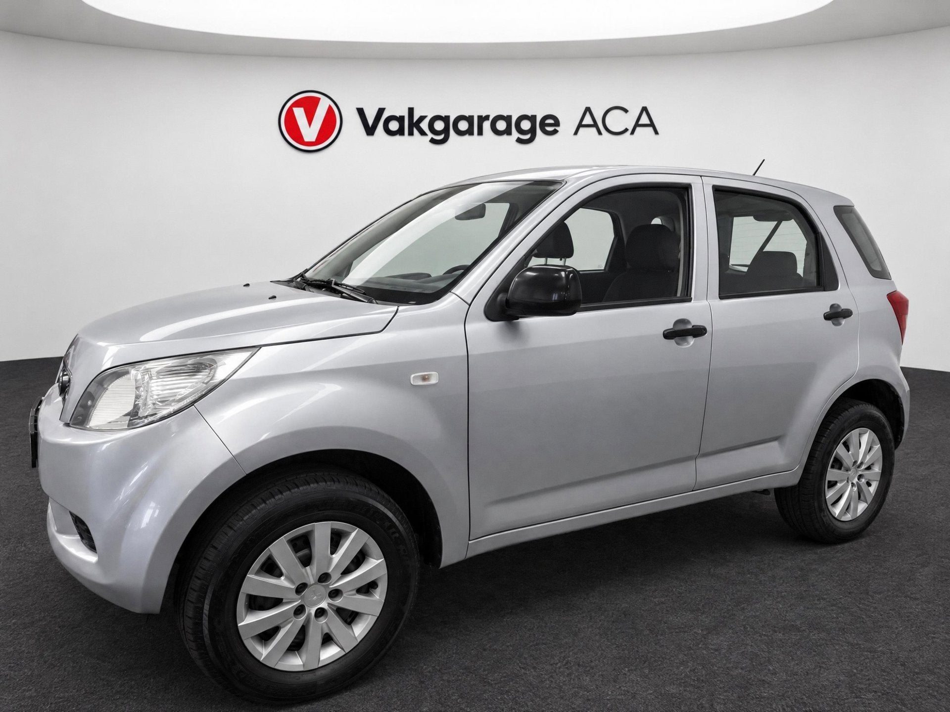 Daihatsu Terios 1.5-16v Explore 2WD // AIRCO // TREKHAAK //, Auto's, 1350 kg, Gebruikt, Zwart, 400 kg