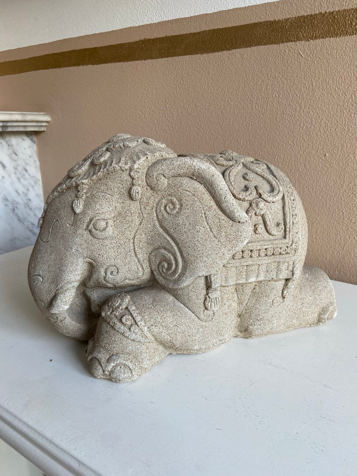Decoratieve olifant van steen - Oosterse stijl, Huis en Inrichting, Ophalen, Beige, Steen/keramiek, Oosters