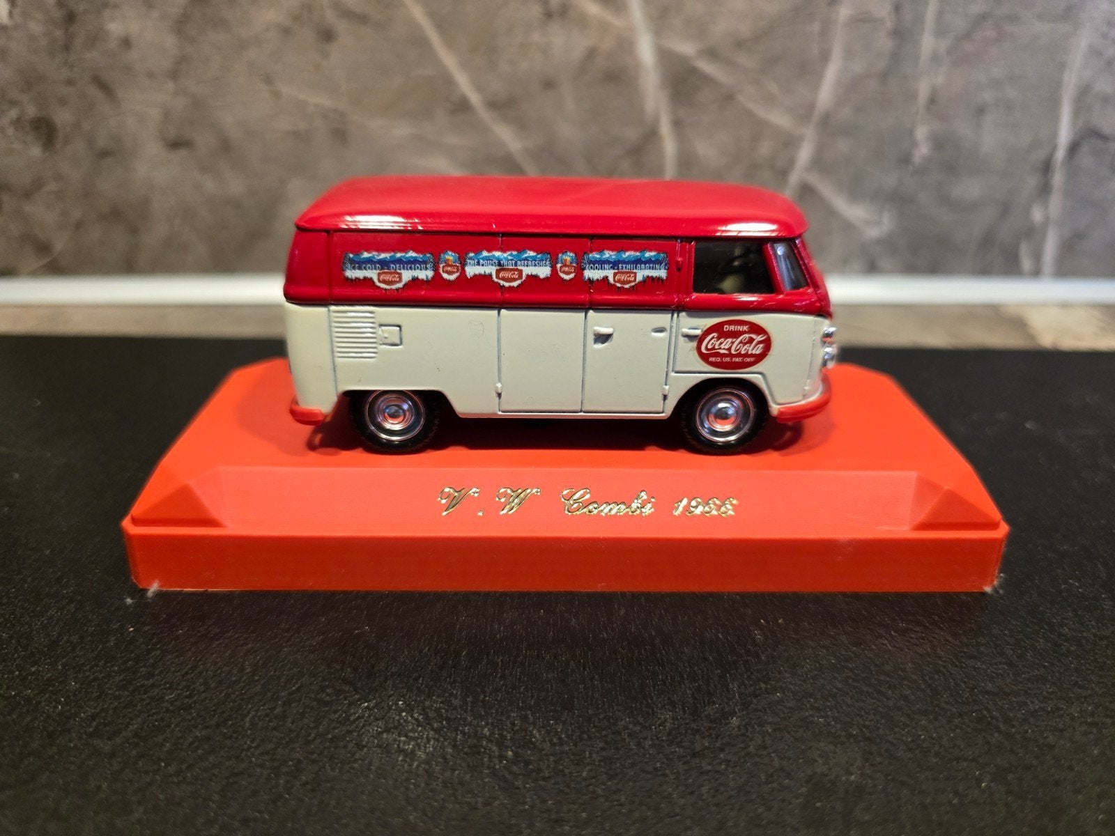 Volkswagen Combi 1962 Coca-Cola modelauto, Ophalen of Verzenden, Zo goed als nieuw, Overige typen