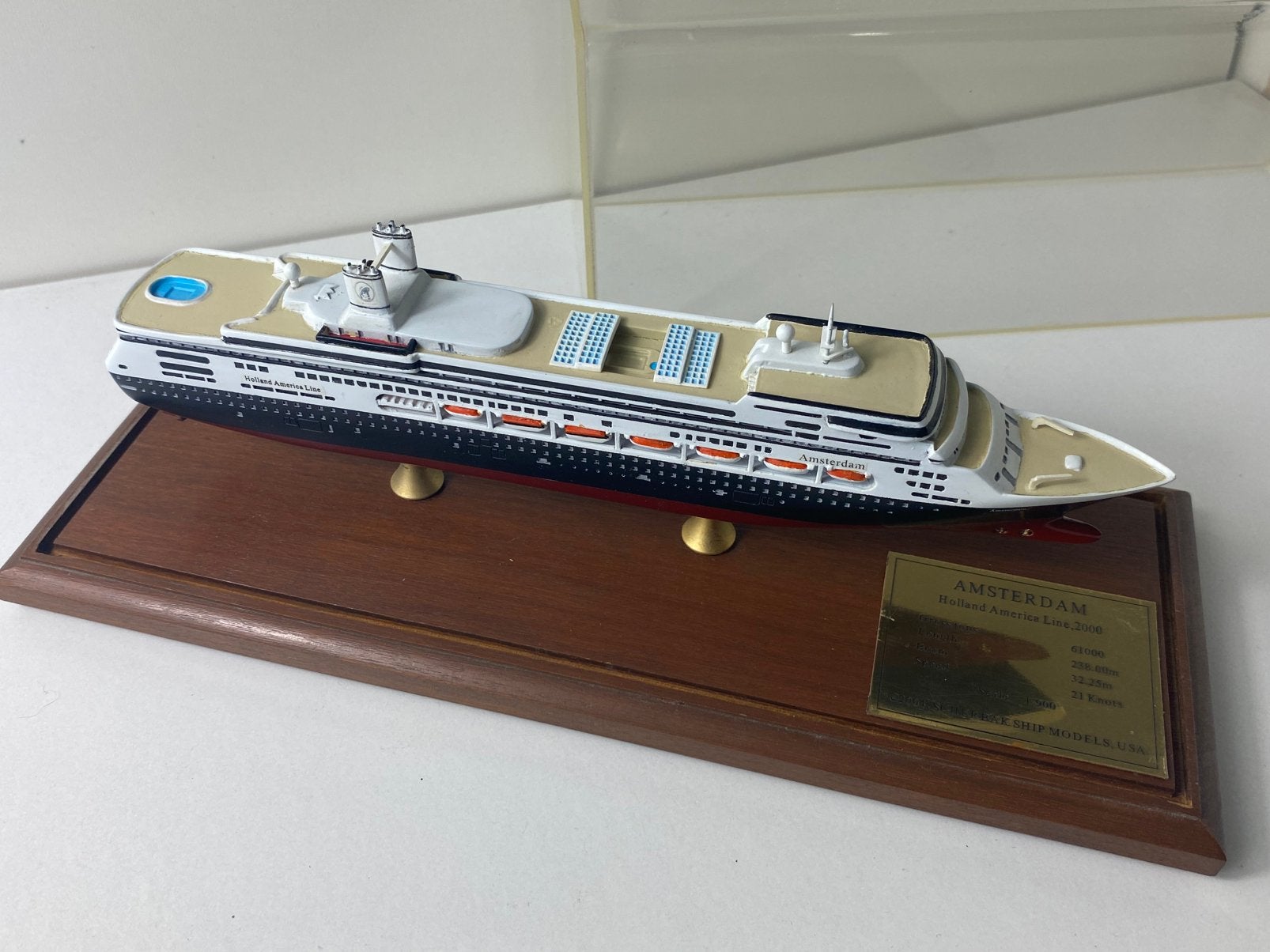 AMSTERDAM-modelschip-Holland Amerika Line-1:900-zie fotos, Ophalen of Verzenden, Motorboot, Schaalmodel