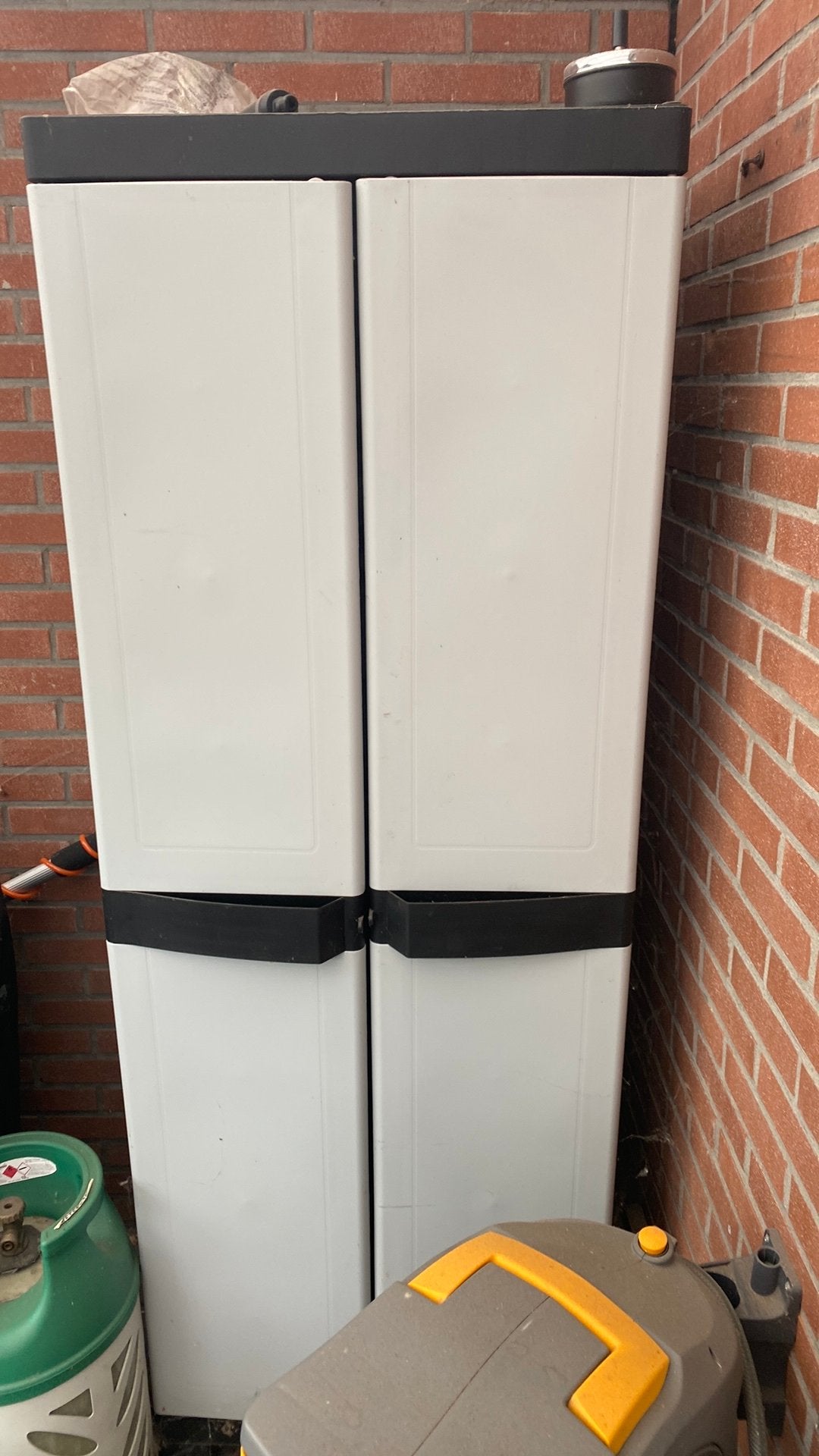 Keter hoge tuinkast, Tuin en Terras, Bergingen en Tuinkasten, Ophalen of Verzenden, Zo goed als nieuw, Kunststof, Overige typen