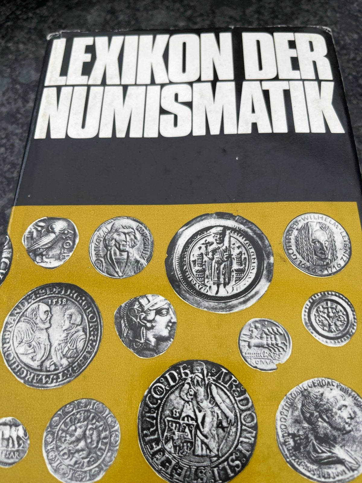 Lexikon der Numismatik - Uitgebreid naslagwerk over munten, Postzegels en Munten, Ophalen of Verzenden, Boek of Naslagwerk