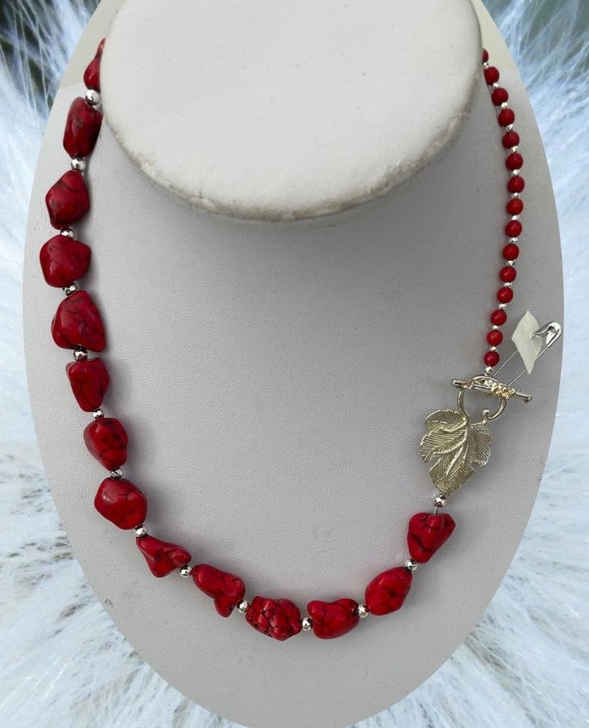 leuke rode howliet ketting, Sieraden, Tassen en Uiterlijk, Ophalen of Verzenden, Nieuw, Rood, Steen of Mineraal