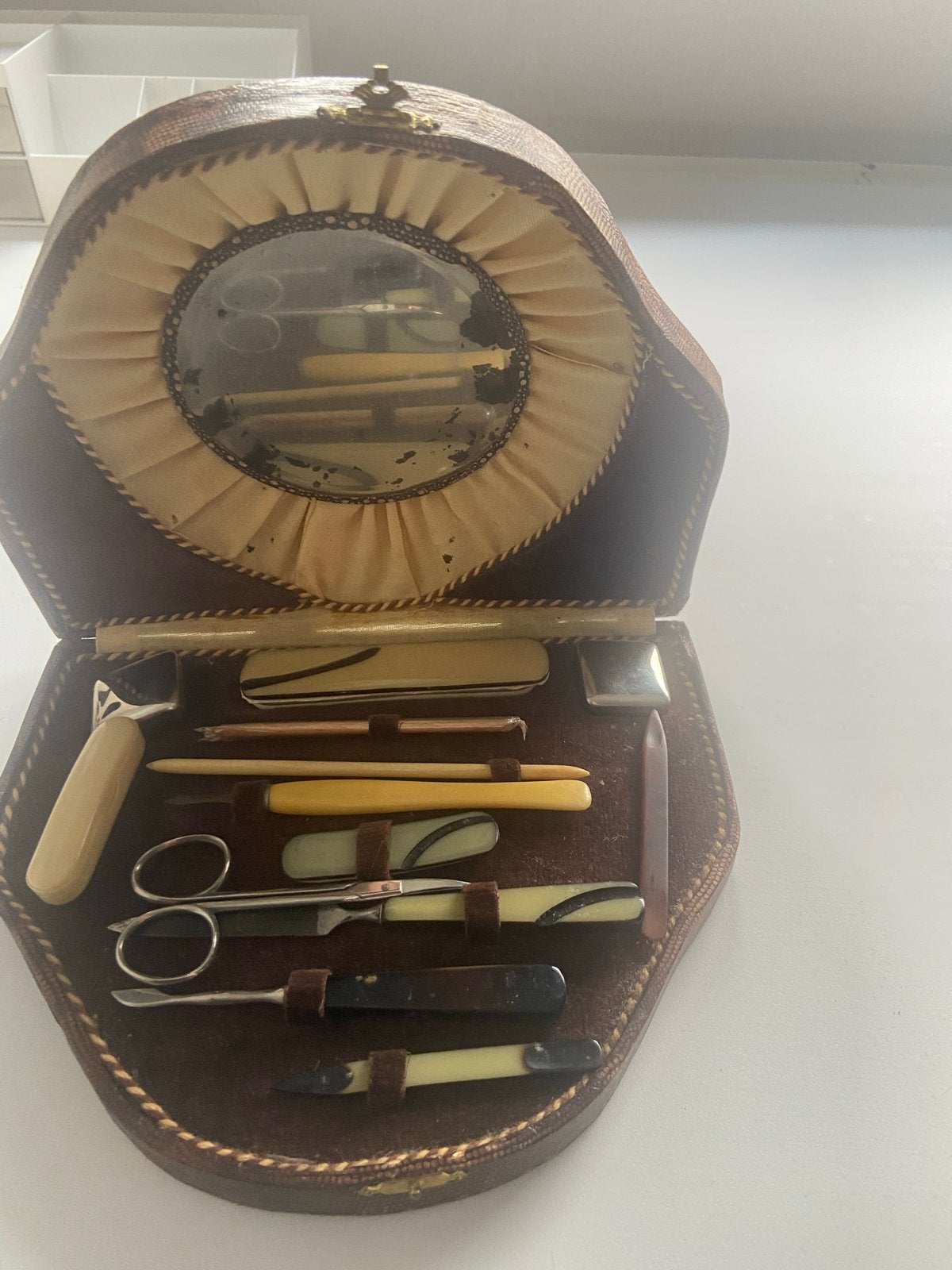 Antieke Manicureset in Lederen Etui met Spiegel, Ophalen