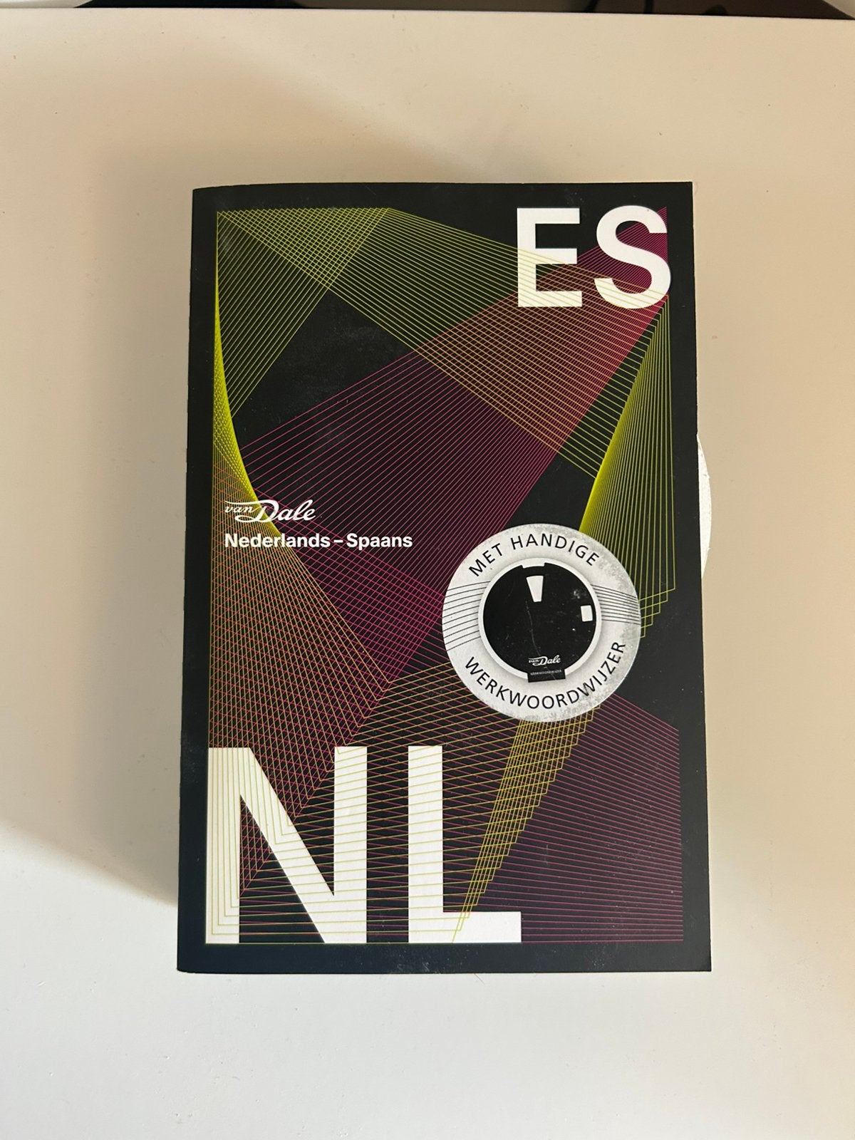 Nederlands-Spaans woordenboek, Ophalen of Verzenden, Zo goed als nieuw, Van Dale