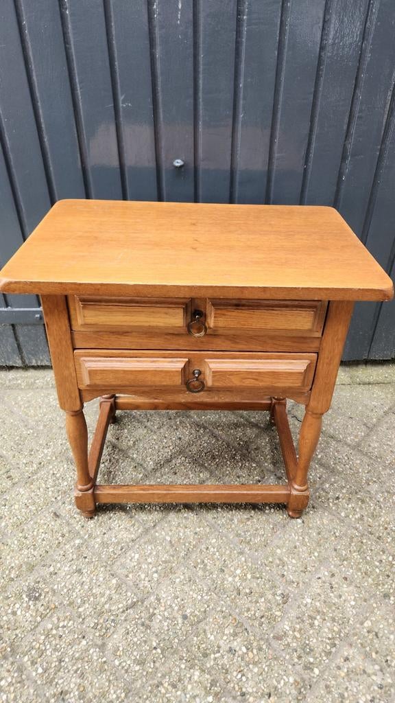 Vintage houten bijzettafel met twee lades, Ophalen
