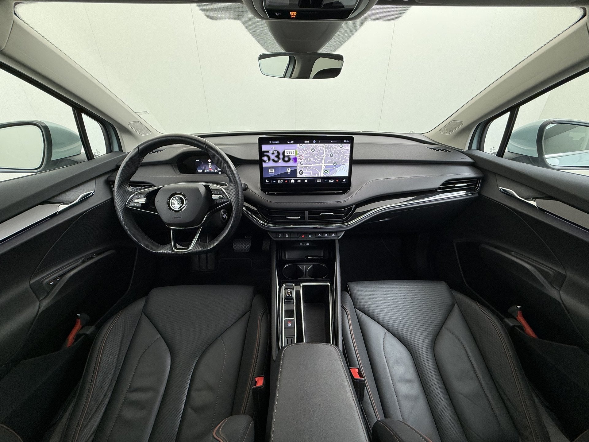 Skoda Enyaq iV 60 Panoramadak Leder Stuur+Stoel+Achterbankve, Auto's, Skoda, Automaat, 390 km, Achterwielaandrijving, Gebruikt