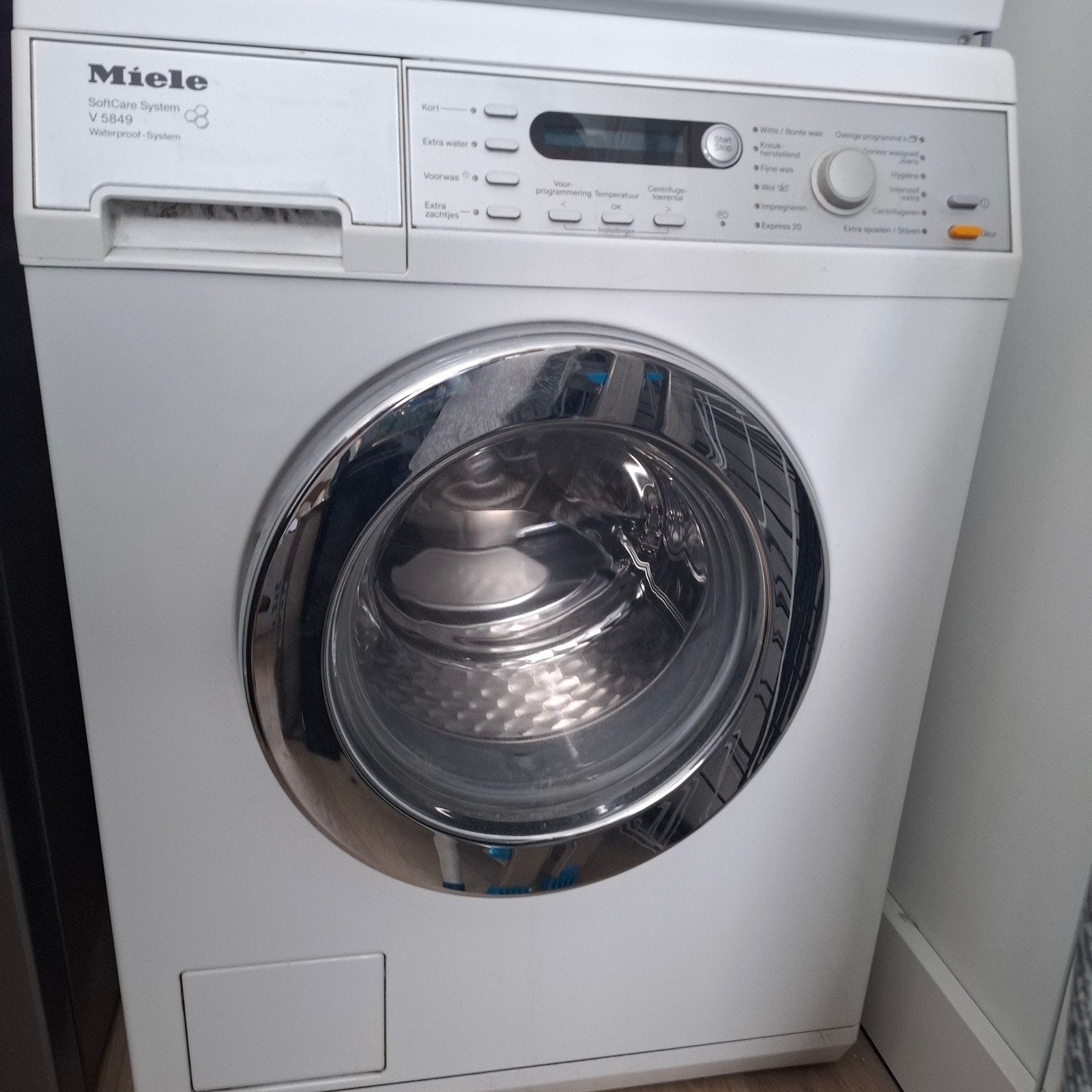 miele v 5849 wasmachine, Witgoed en Apparatuur, Wasmachines, 6 tot 8 kg, Ophalen, 1200 tot 1600 toeren, 85 tot 90 cm