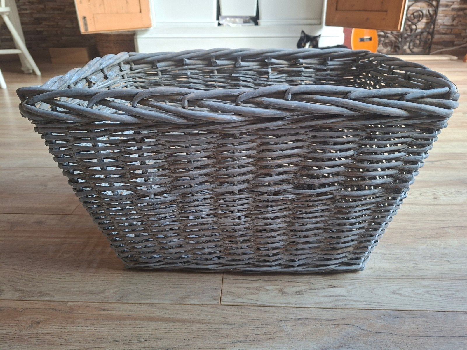 grote rotan mand!, Huis en Inrichting, Woonaccessoires | Schalen en Manden, Ophalen, Zo goed als nieuw, Rond, Riet