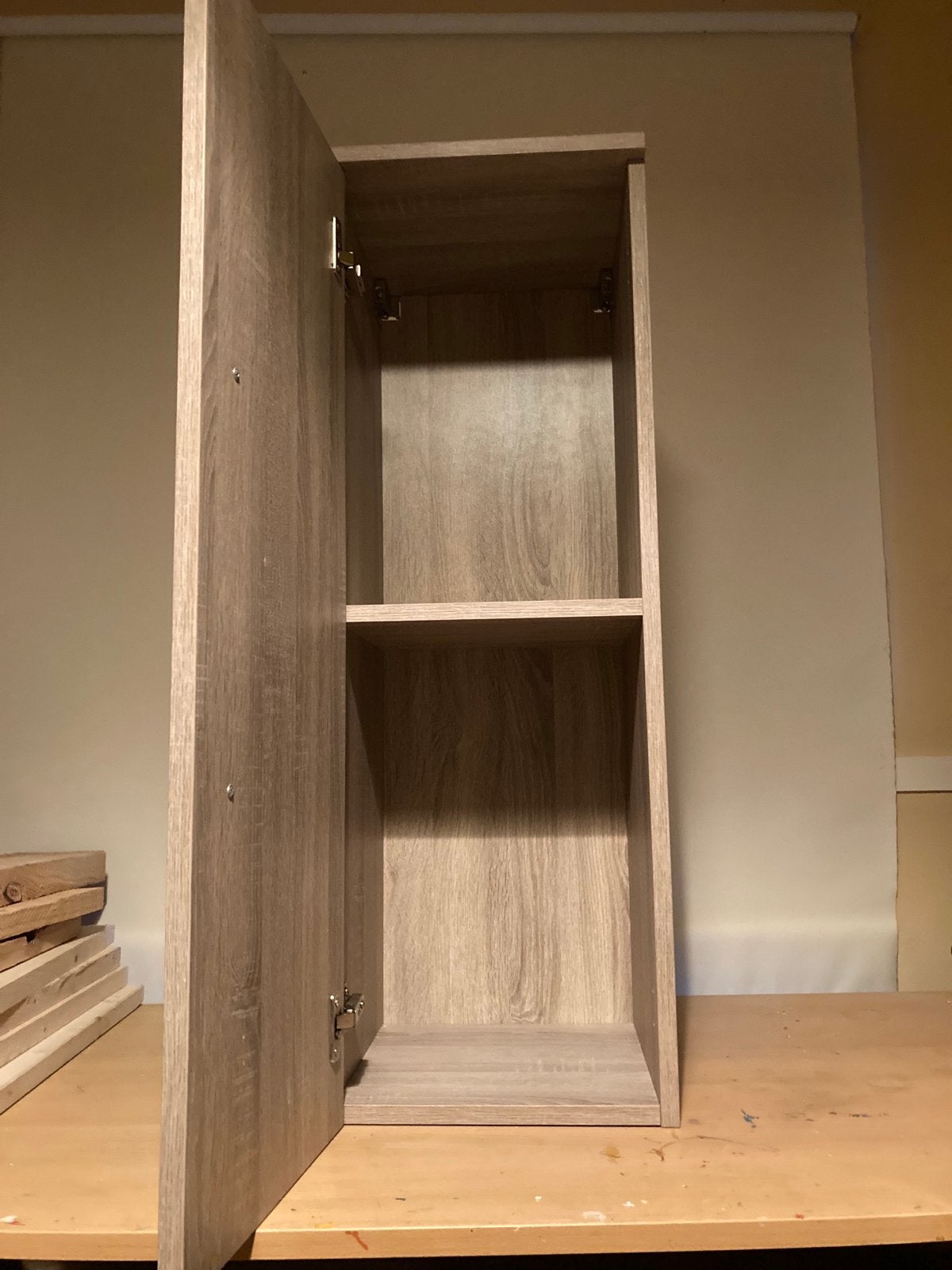 Houten wandkastje met deur - ideaal voor badkamer/toilet, Ophalen, Zo goed als nieuw