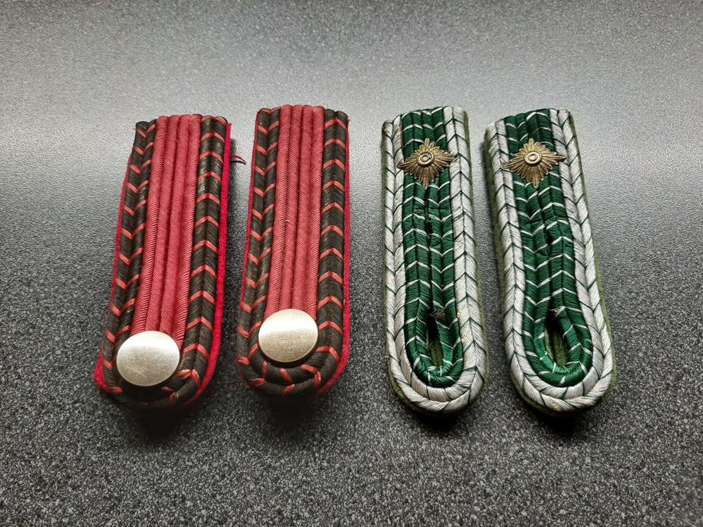 Duitsland  -  WOII  - schouder items., Verzamelen, Ophalen of Verzenden, Duitsland, Embleem of Badge