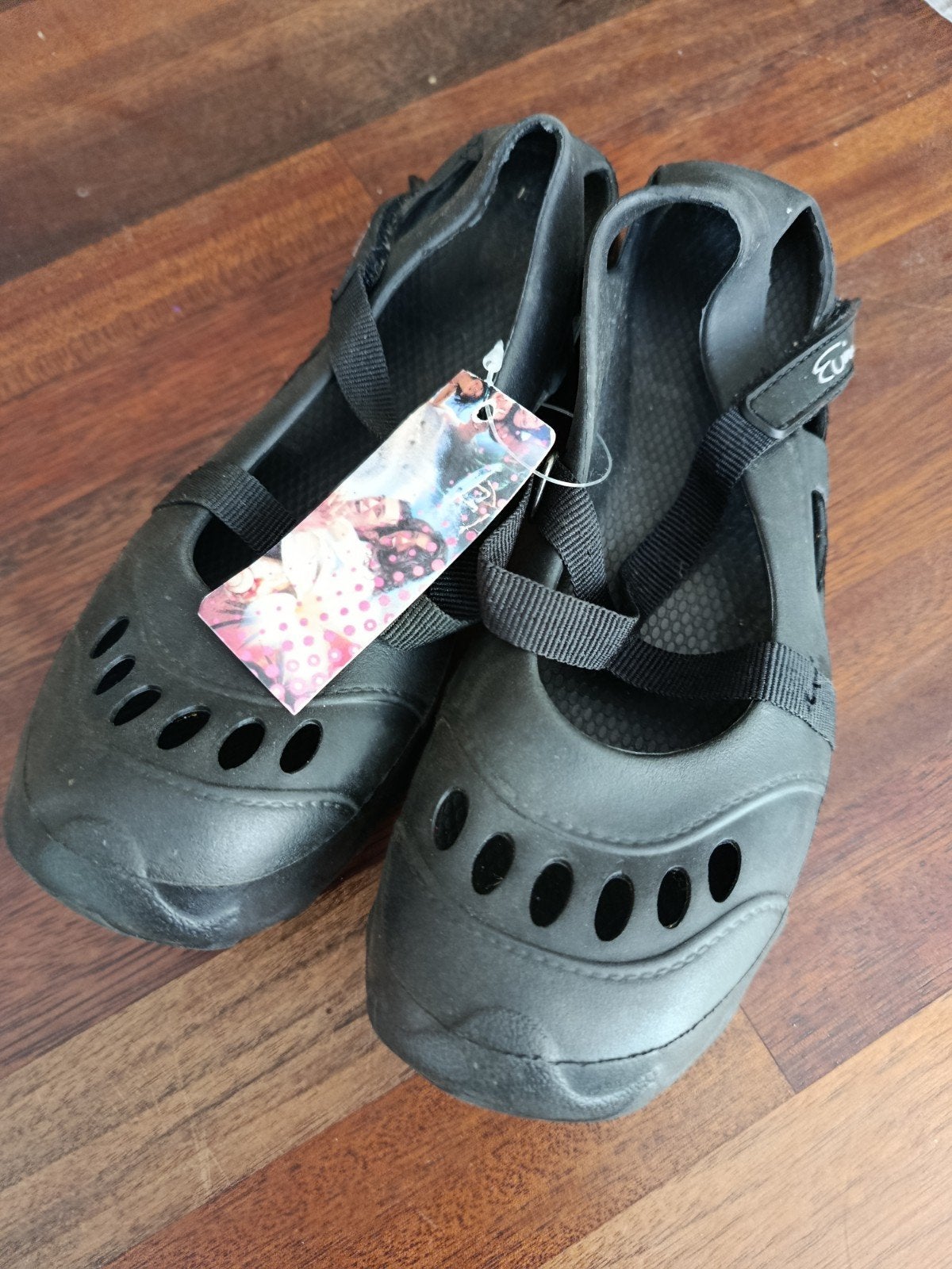 Nieuwe zwarte Treffina waterschoenen, maat 35, Kinderen en Baby's, Ophalen of Verzenden, Nieuw, Overige typen