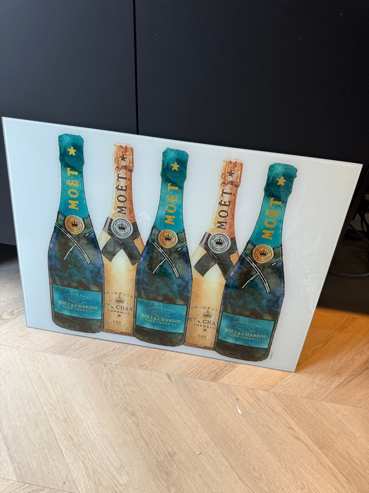 Moët & Chandon Champagne Flessen Kunstwerk, Ophalen, 50 – 75, 75 tot 100 cm, Print