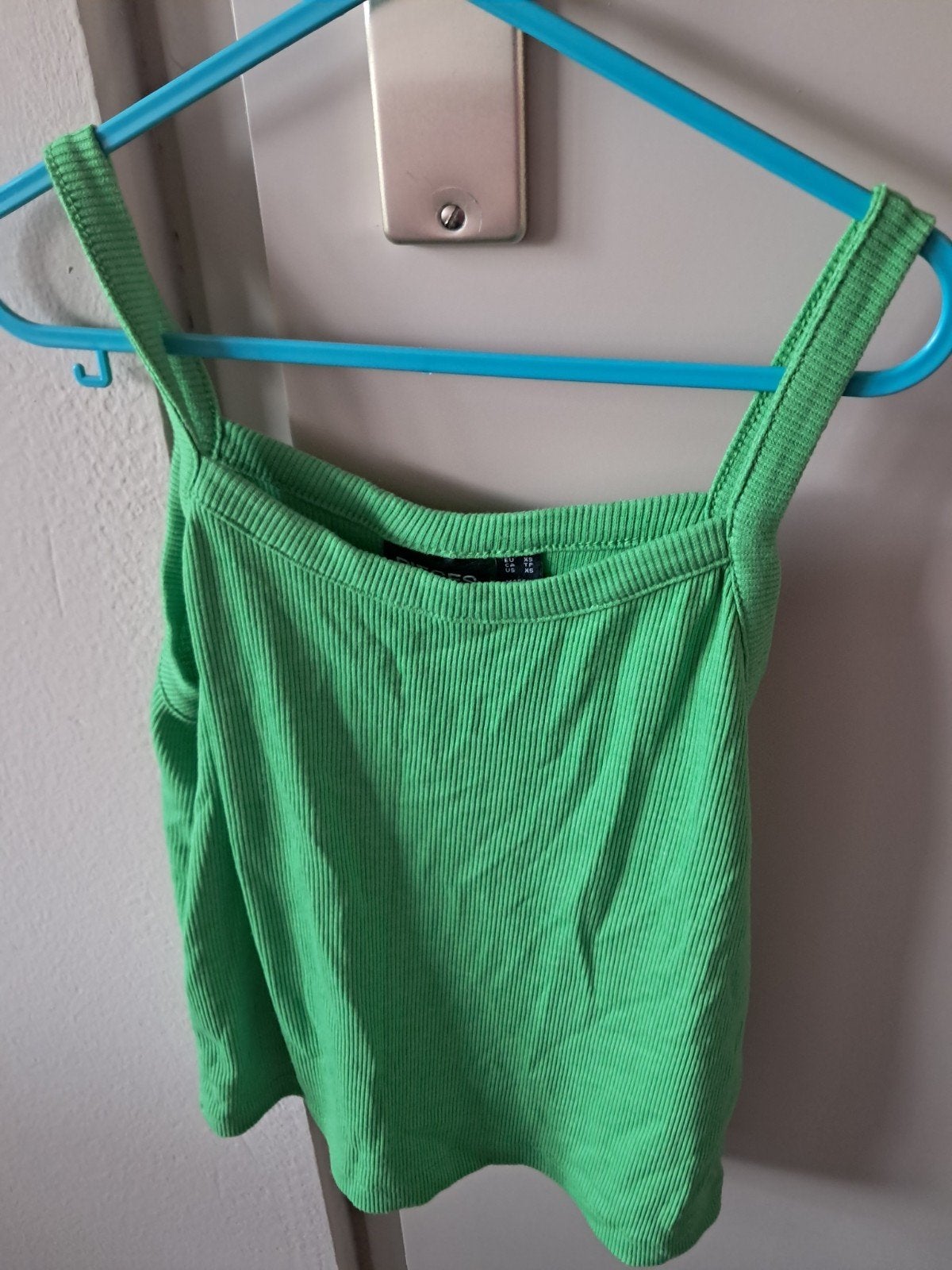 Groene Pieces crop top maat XS, Ophalen of Verzenden, Zo goed als nieuw, Zonder mouw, Maat 34 (XS) of kleiner