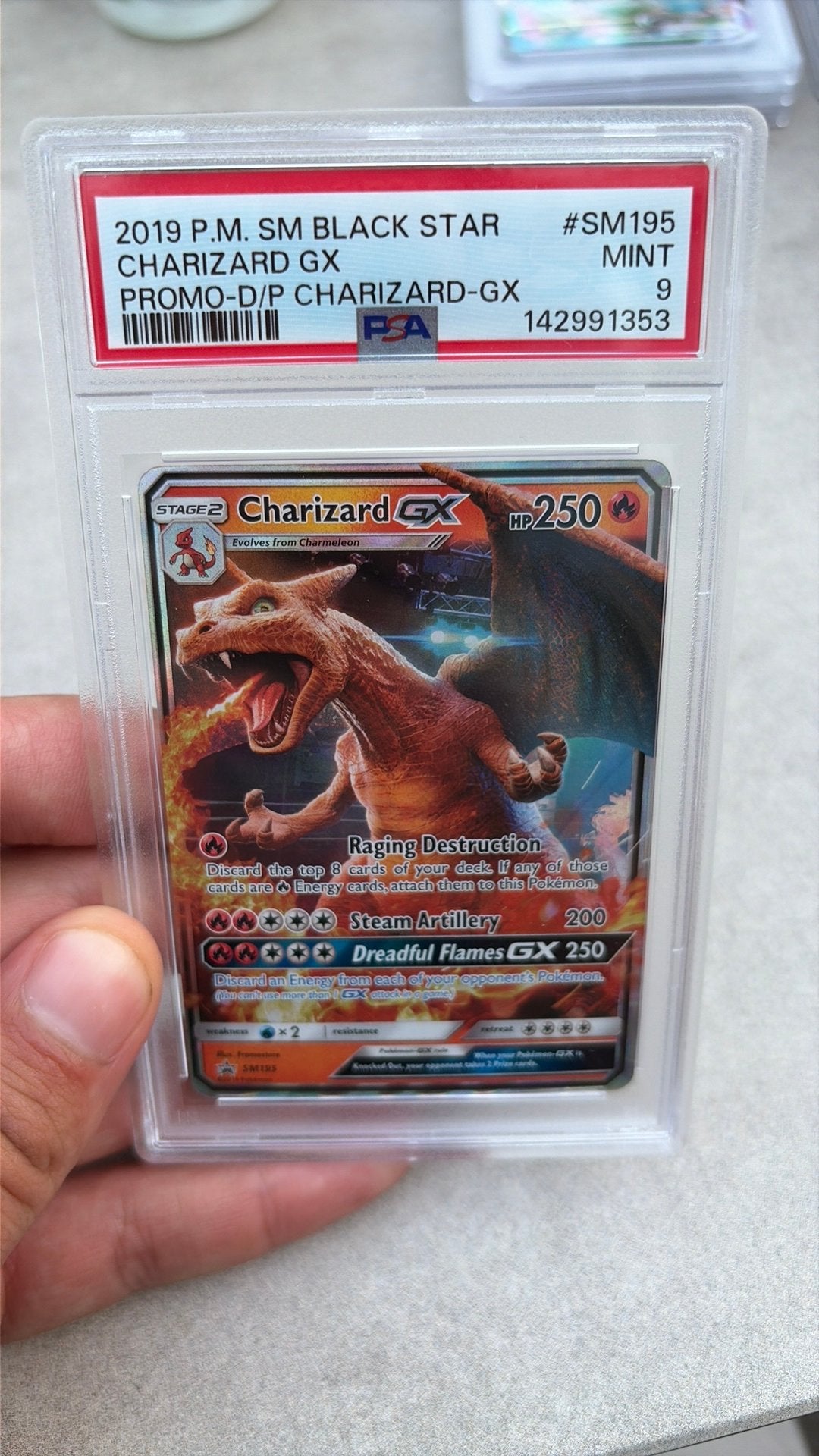 Charizard SM195 PSA 9 Detective Pikachu, Ophalen of Verzenden, Zo goed als nieuw, Meerdere kaarten