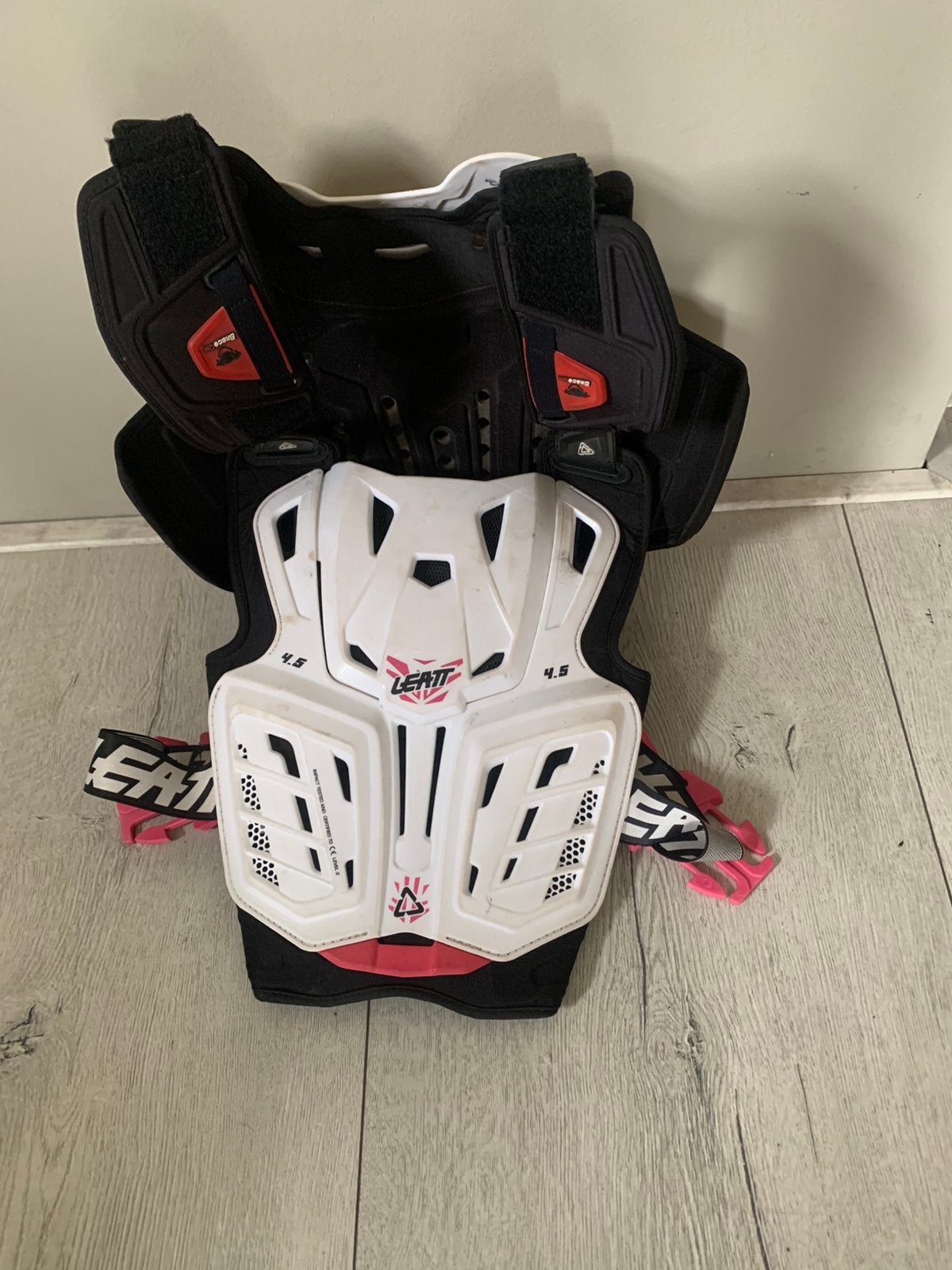 Leatt Chest Protector 4.5 White/Pink Jacki, Ophalen of Verzenden, Tweedehands, Heren, Overige typen