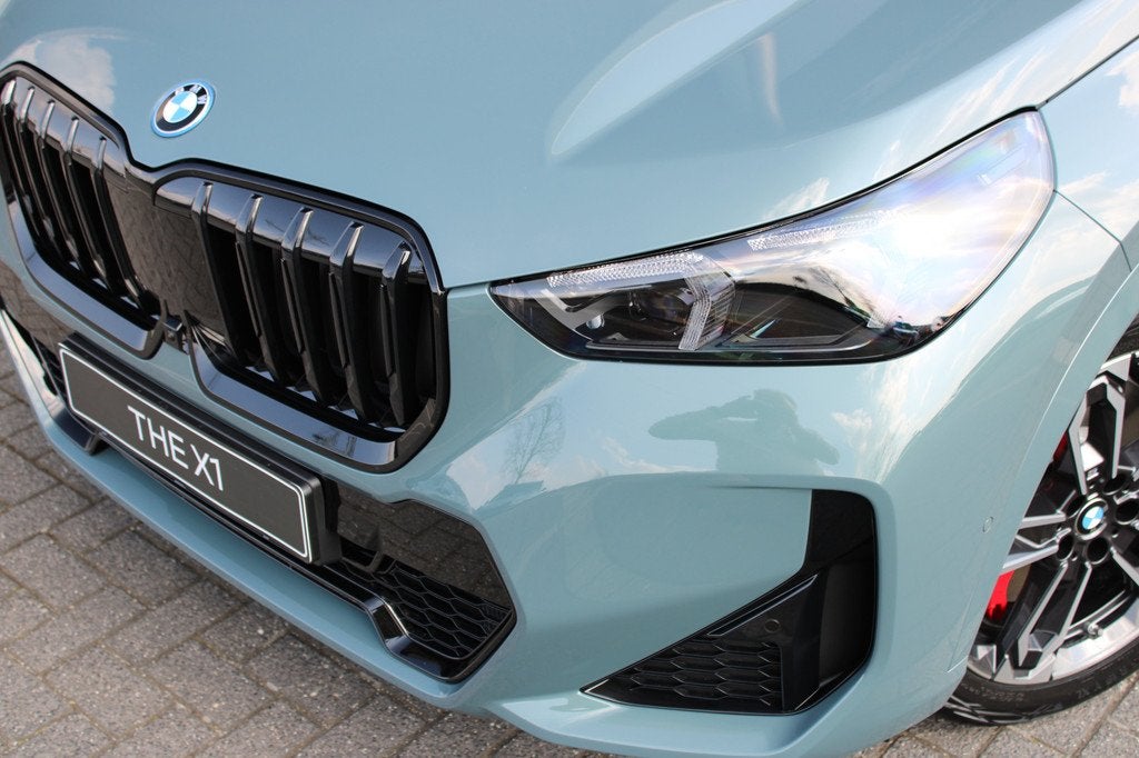 BMW X1 xDrive25e M Sport Automaat / Panoramadak / Trekhaak /, Stoelverwarming, Met garantie (alle), Origineel Nederlands, Bedrijf