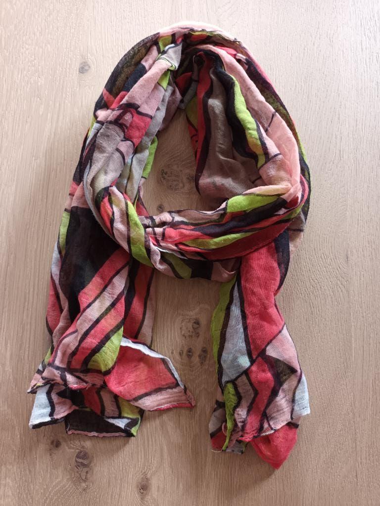 Luchtige kleurrijke sjaal shawl luchtig, Kleding | Dames, Mutsen, Sjaals en Handschoenen, Ophalen of Verzenden, Gedragen, Sjaal