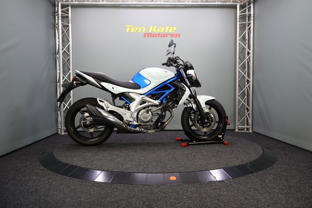 Suzuki SFV 650 Gladius, Handvatverwarming, Bedrijf, Meer dan 35 kW, 645 cc