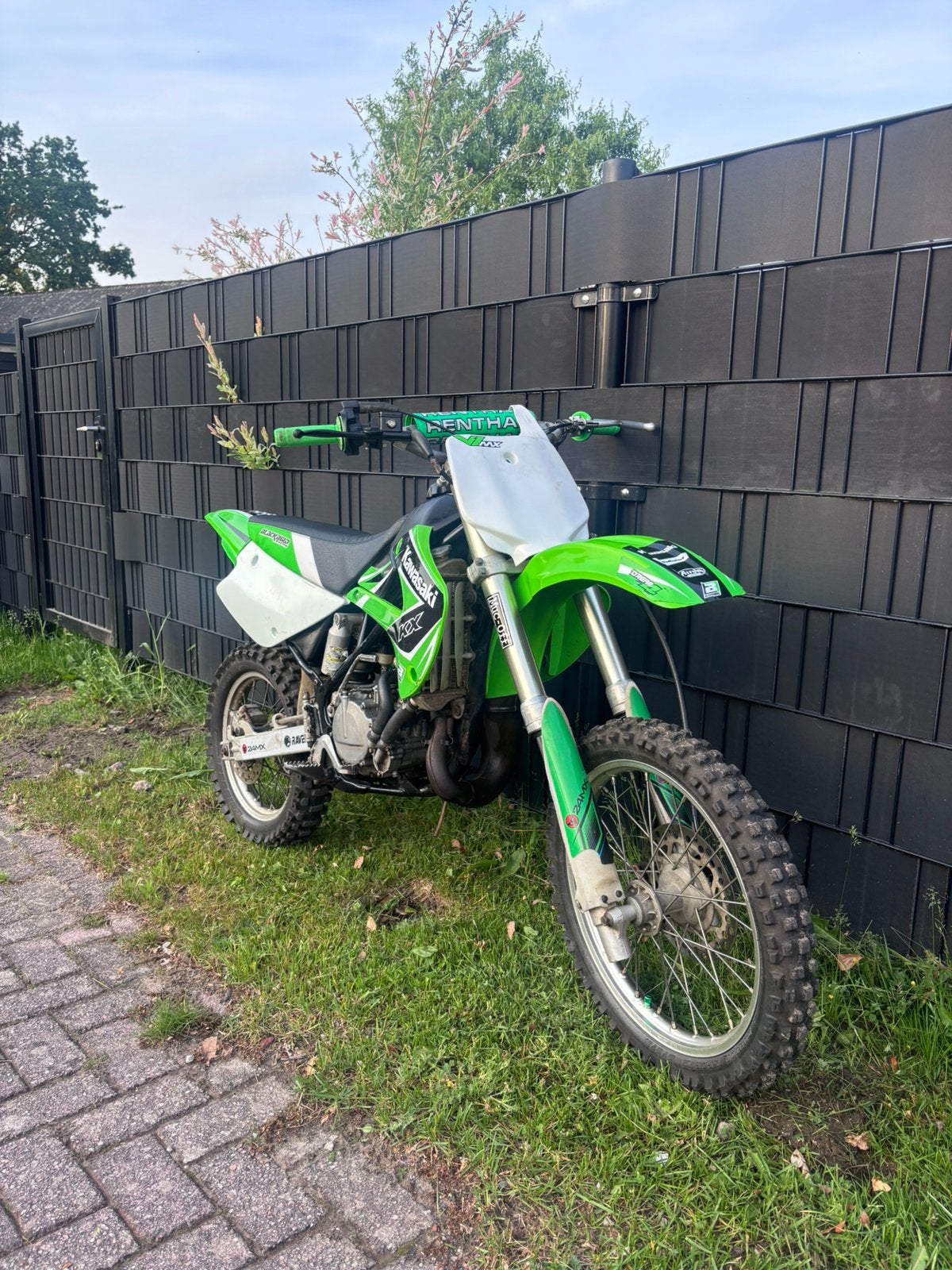 Kawasaki KX85 2011 - Slechts 8.1 uur op zuiger, Ophalen, Zo goed als nieuw, Overige merken