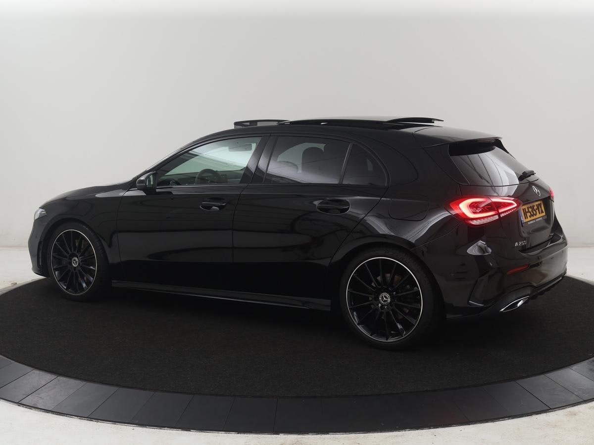 Mercedes-Benz A-klasse 250 Premium Plus | Panoramadak | Lede, Auto's, Gebruikt, 4 cilinders, Zwart, 1600 kg