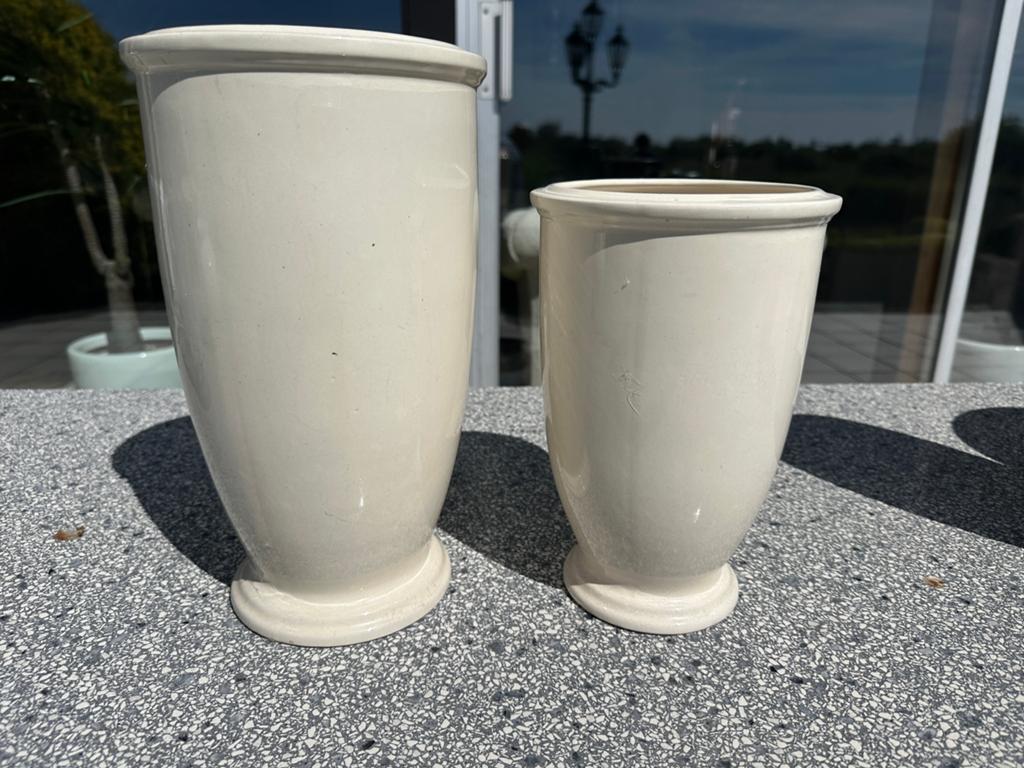 Beige vazen, Ophalen