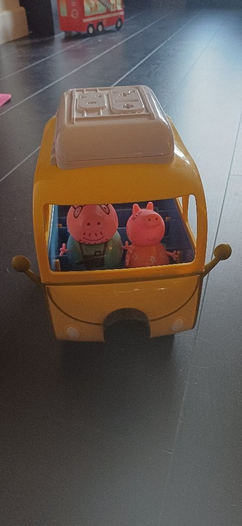 Pepa Pig camper met alle toebehoren, nauwelijks mee gespeeld, Kinderen en Baby's, Ophalen of Verzenden, Zo goed als nieuw, Jongen of Meisje