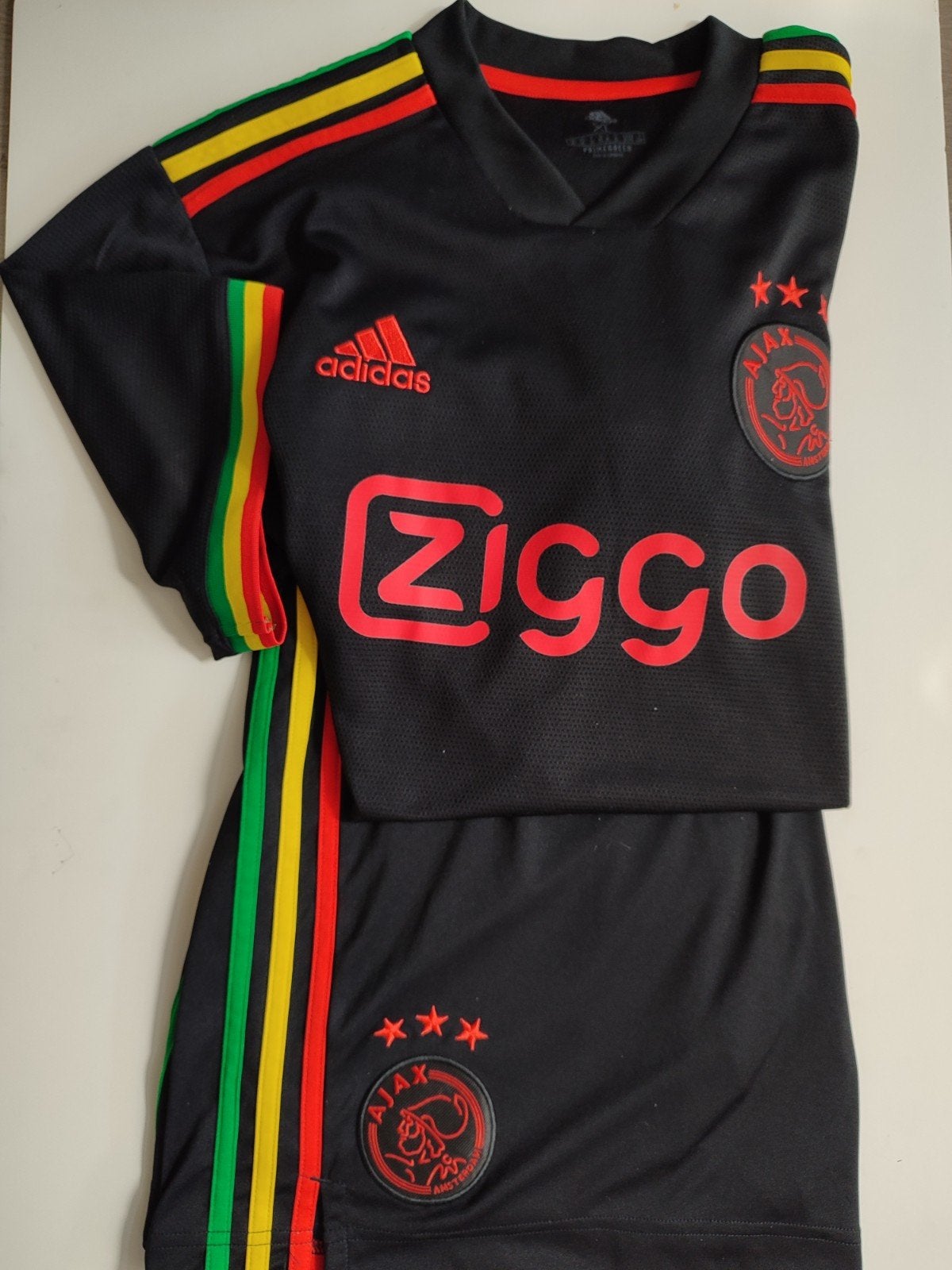 Gelimiteerd Ajax T-shirt + broekje – Bob Marley – maat XL, Sport en Fitness, Voetbal, Maat XL, Ophalen of Verzenden, Zo goed als nieuw