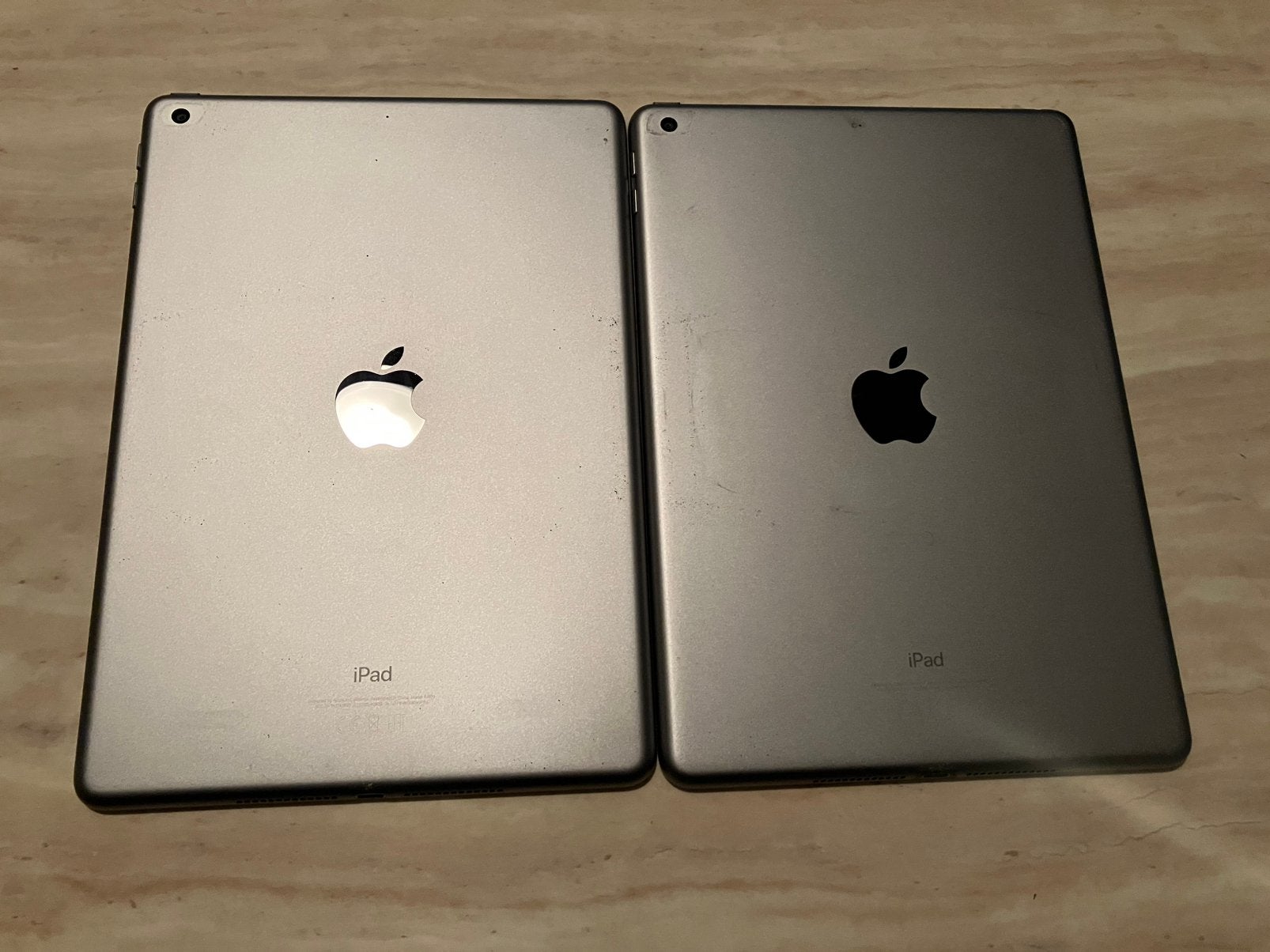 iPad 5 2017 - 2 stuks, Computers en Software, Apple iPads, Zo goed als nieuw, Apple iPad, Wi-Fi, 10 inch, 32 GB, Zwart, Ophalen
