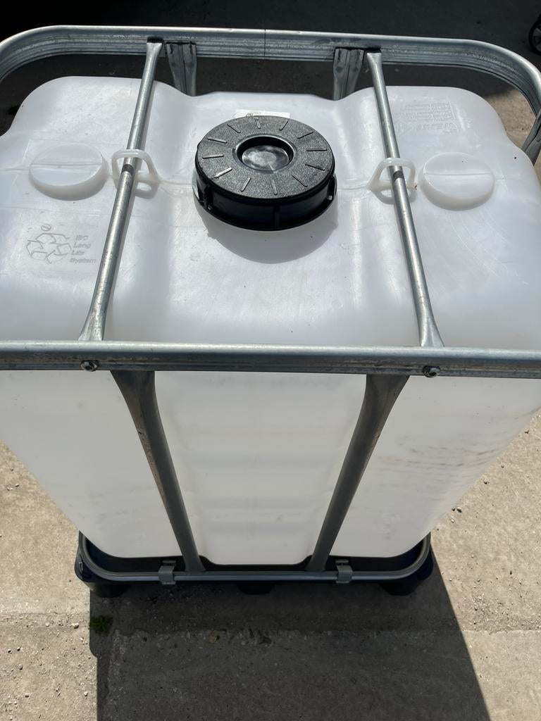 Ibc  ibc tank water ton 300 liter ibc regenton vat, 150 liter of meer, Ophalen of Verzenden, Zo goed als nieuw