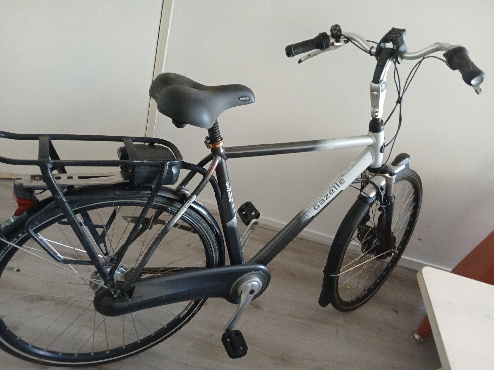 2 elektrische fietsen zonder accu.s en laders, Ophalen of Verzenden, Gebruikt, Batavus