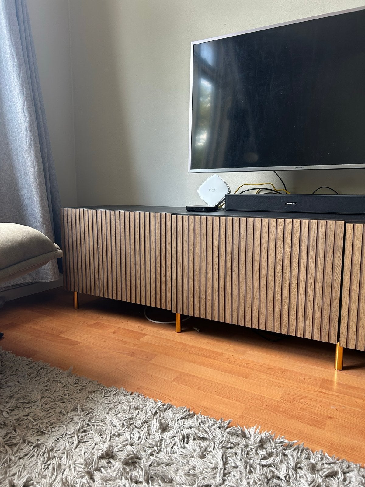 IKEA BESTA tv meubel met gouden poten (180x40x38), Ophalen, 150 tot 200 cm, Zo goed als nieuw, Minder dan 100 cm