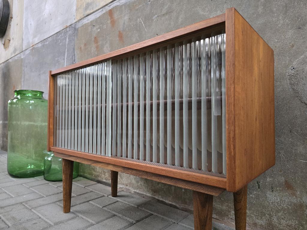 Klein Deens Design Dressoir | Vintage Teak Lage Kast Glas, Grenenhout, 25 tot 50 cm, Mid Century Deens Design Vintage Retro Scandinavisch Modern