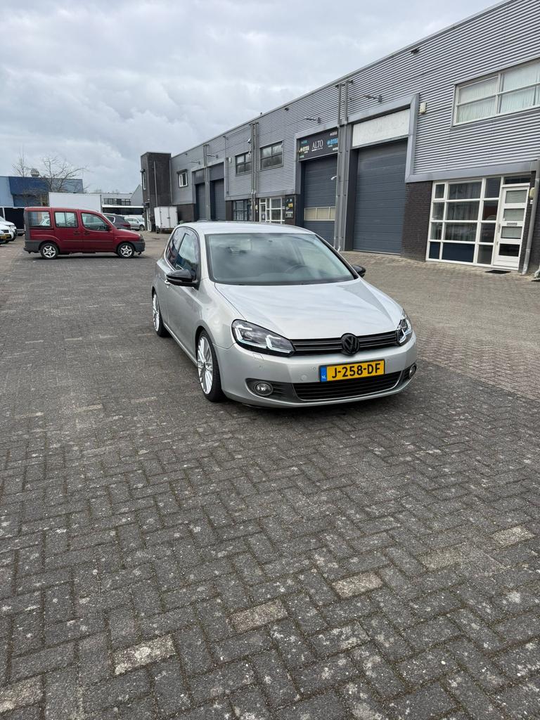 Volkswagen golf DSG 1.8! 2009 Grijs, Zwart, 4 cilinders, 160 pk, Euro 4