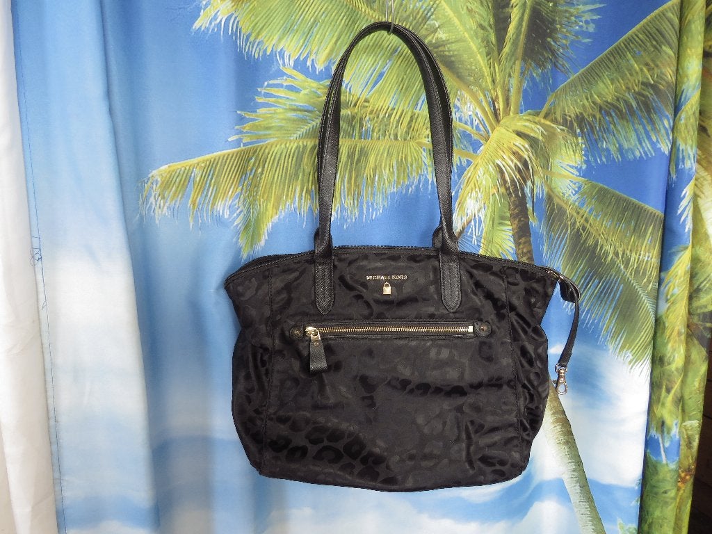 zwarte michael kors nylon kelsey tas met leopard print, Sieraden, Tassen en Uiterlijk, Ophalen of Verzenden, Gebruikt, Zwart, Handtas