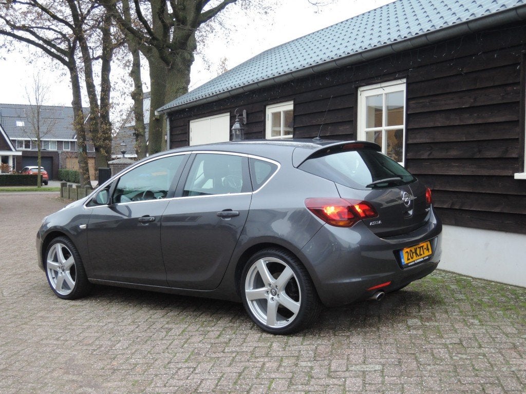 Opel ASTRA 1.4 TURBO COSMO, Voorwielaandrijving, Euro 5, Gebruikt, 4 cilinders