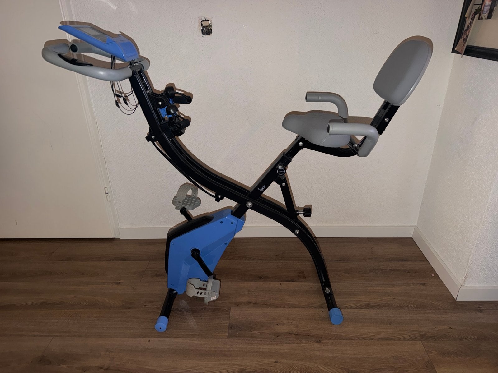 Opvouwbare hometrainer met rugleuning en display, Ophalen, Armen, Zo goed als nieuw, Metaal
