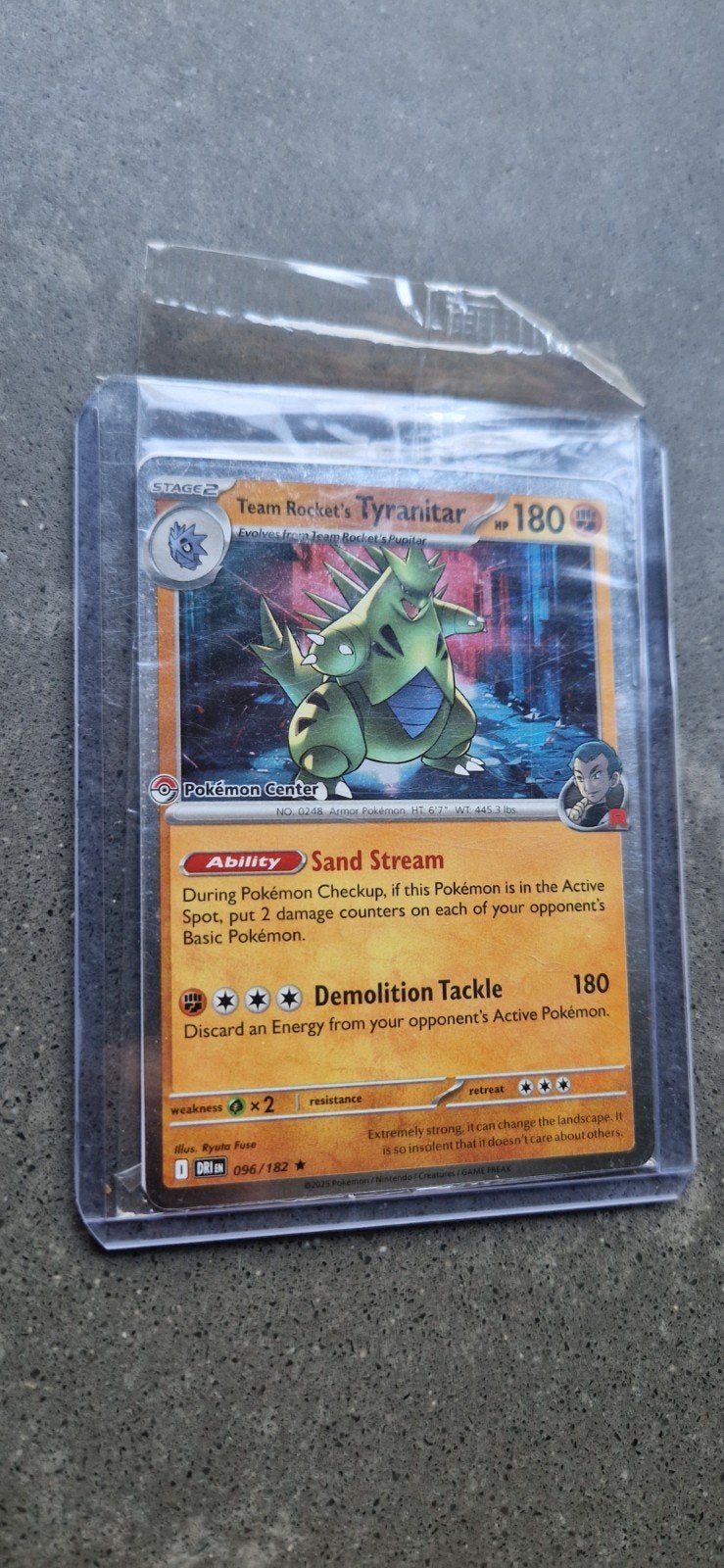 Team Rocket's Tyranitar Pokémon Kaart 096/182 PokemonCenter, Ophalen of Verzenden, Zo goed als nieuw, Losse kaart