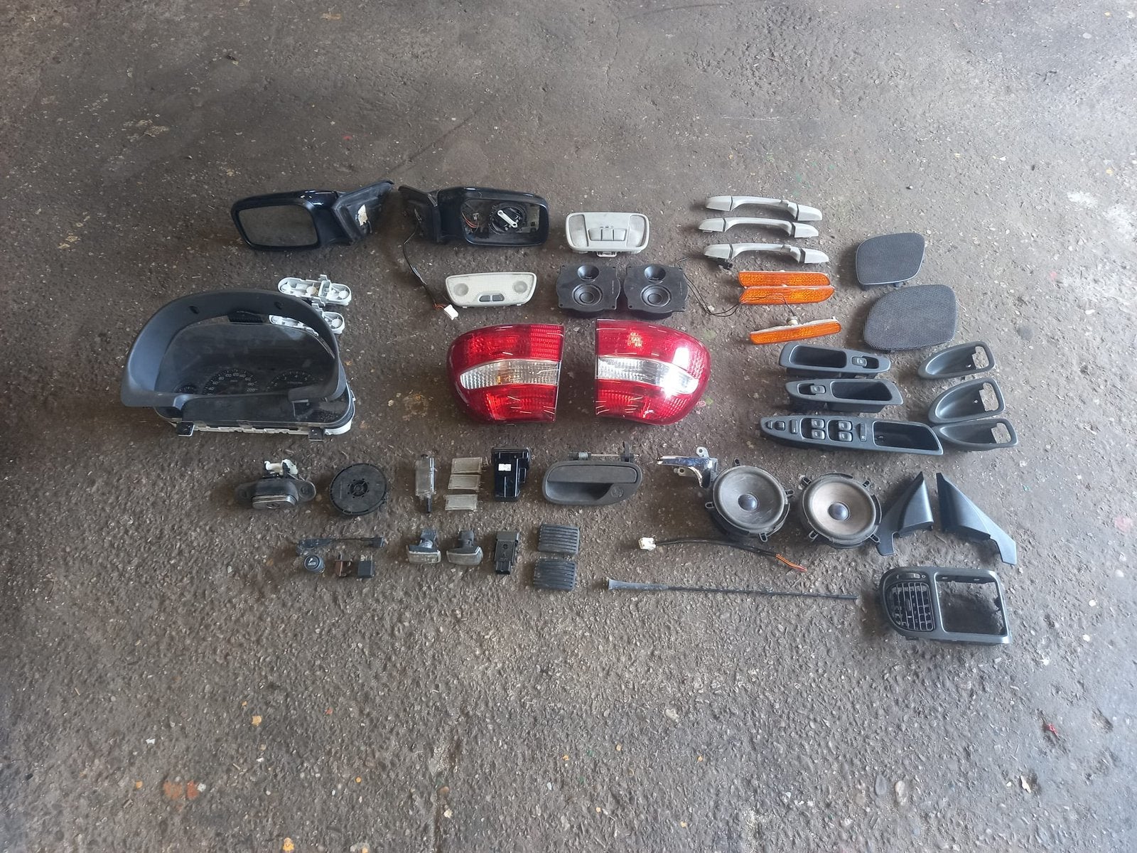 Party onderdelen van een volvo v40 uit 2003, Ophalen, Volvo v40, ., Volvo
