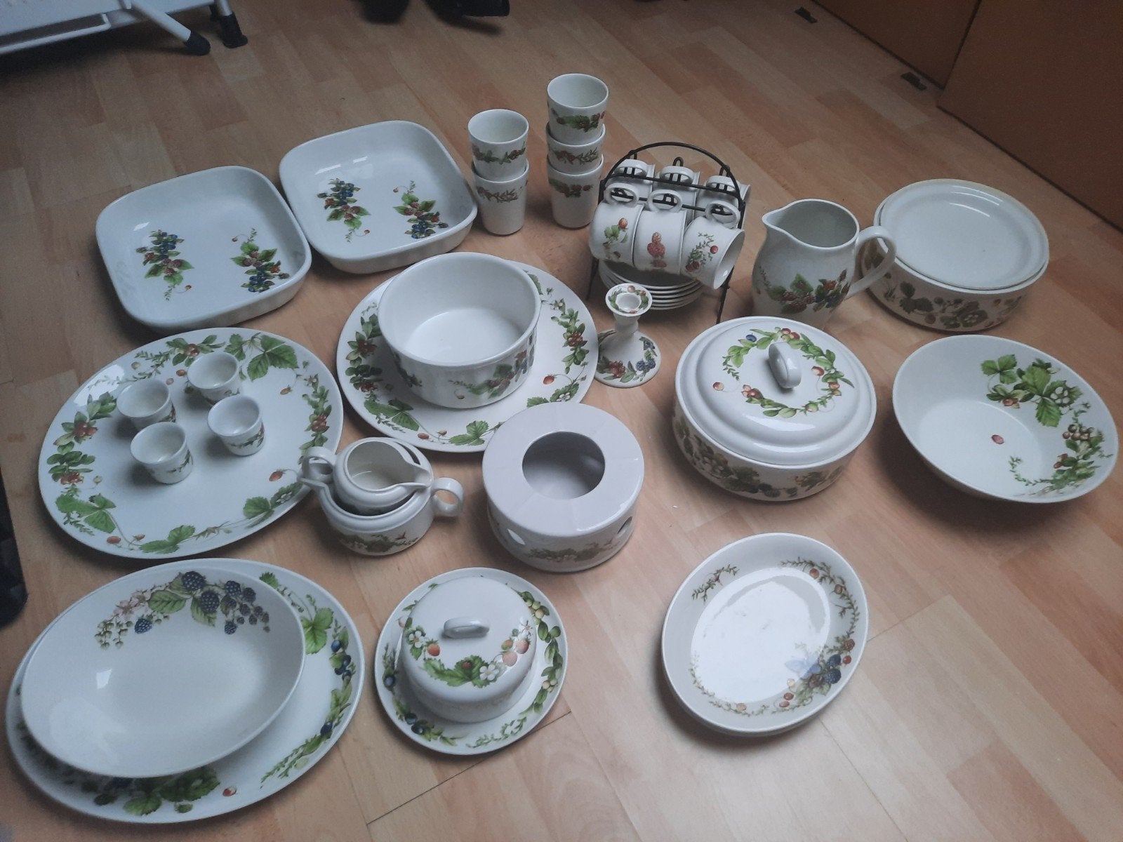 Marjolein Bastin Uitgebreid servies libelle dragonfly, Ophalen, Gebruikt, Porselein, Overige stijlen