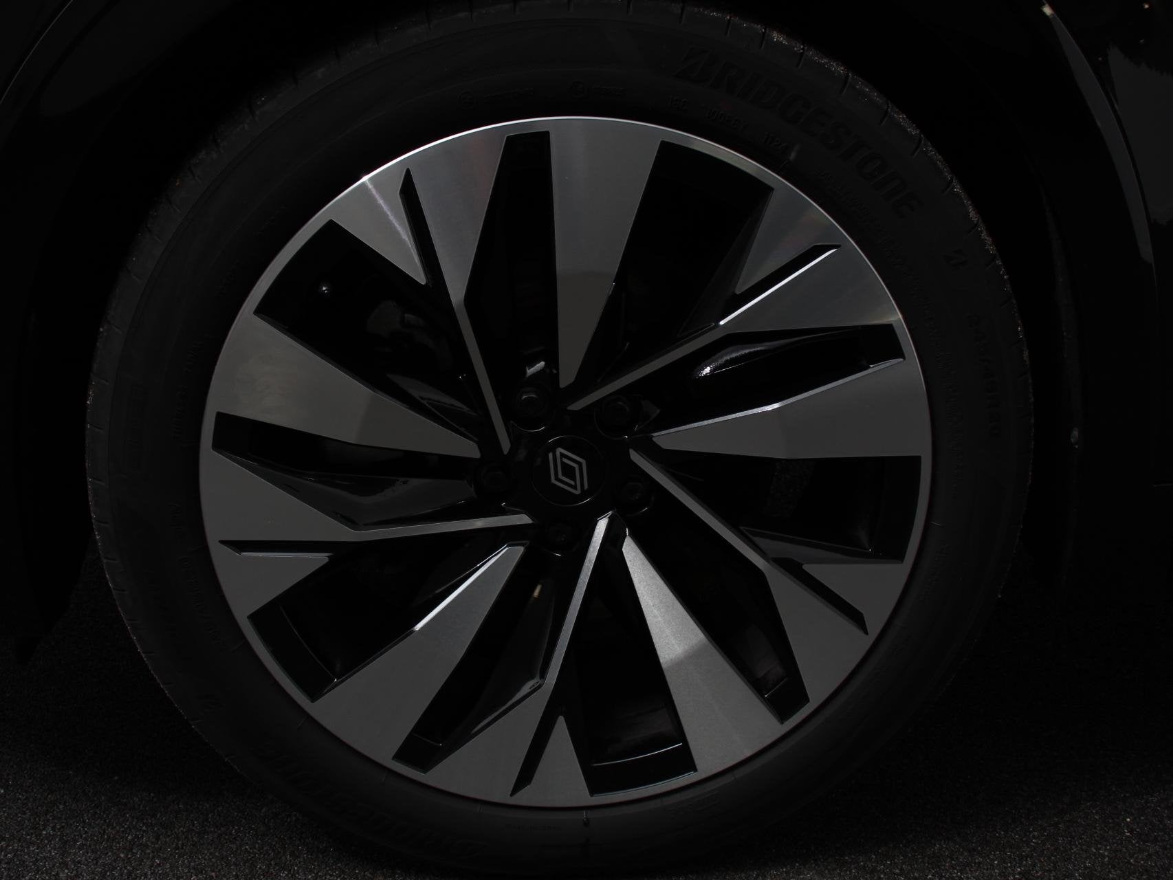 Renault Rafale 1.2 E-Tech full hybrid 200 techno AUTOMAAT Cr, Auto's, Renault, Gebruikt, 1199 cc, 2 kWh, Zwart