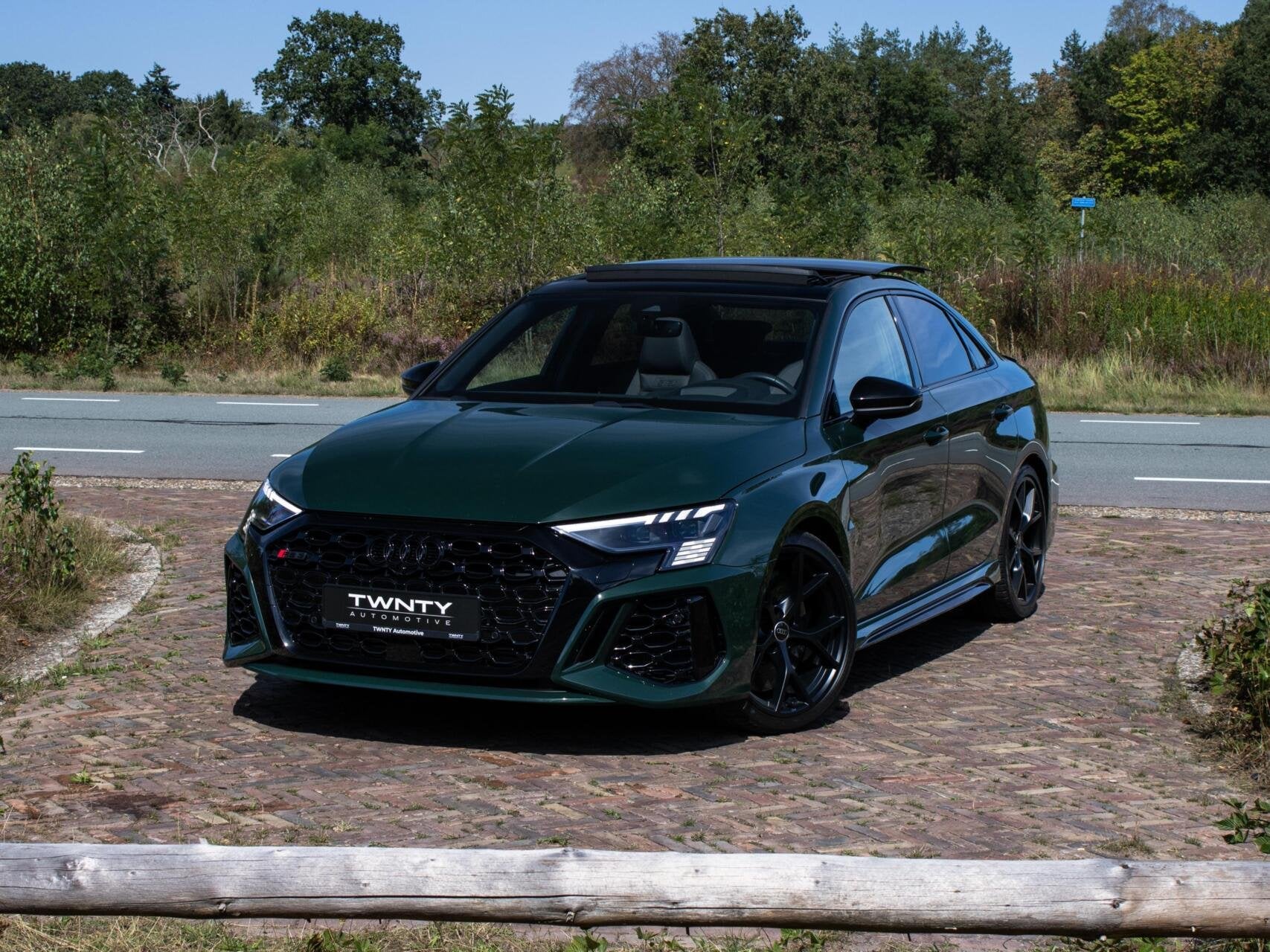 Audi RS 3 Limo 2.5 TFSI Quattro |Keramisch|Pano|HUD|B&O, Auto's, Automaat, Dealer onderhouden, Zwart, 1650 kg