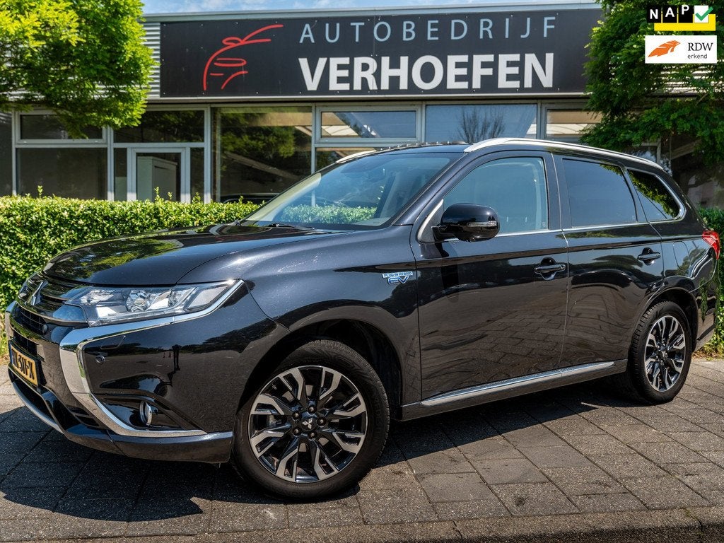 Mitsubishi Outlander 2.0 PHEV instyle+ | PANORAMA | 360 CAME, Auto's, Mitsubishi, Bedrijf, Te koop, Outlander, 360° camera, 4x4