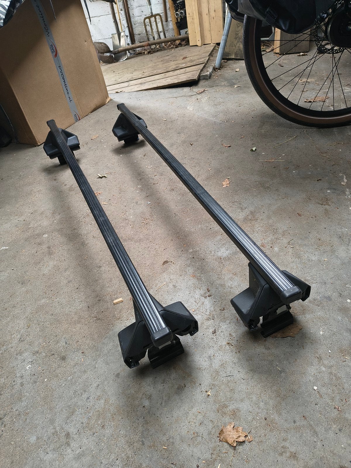 Dakdragers Thule squarebar + Evo clamp, Auto diversen, Ophalen, Zo goed als nieuw