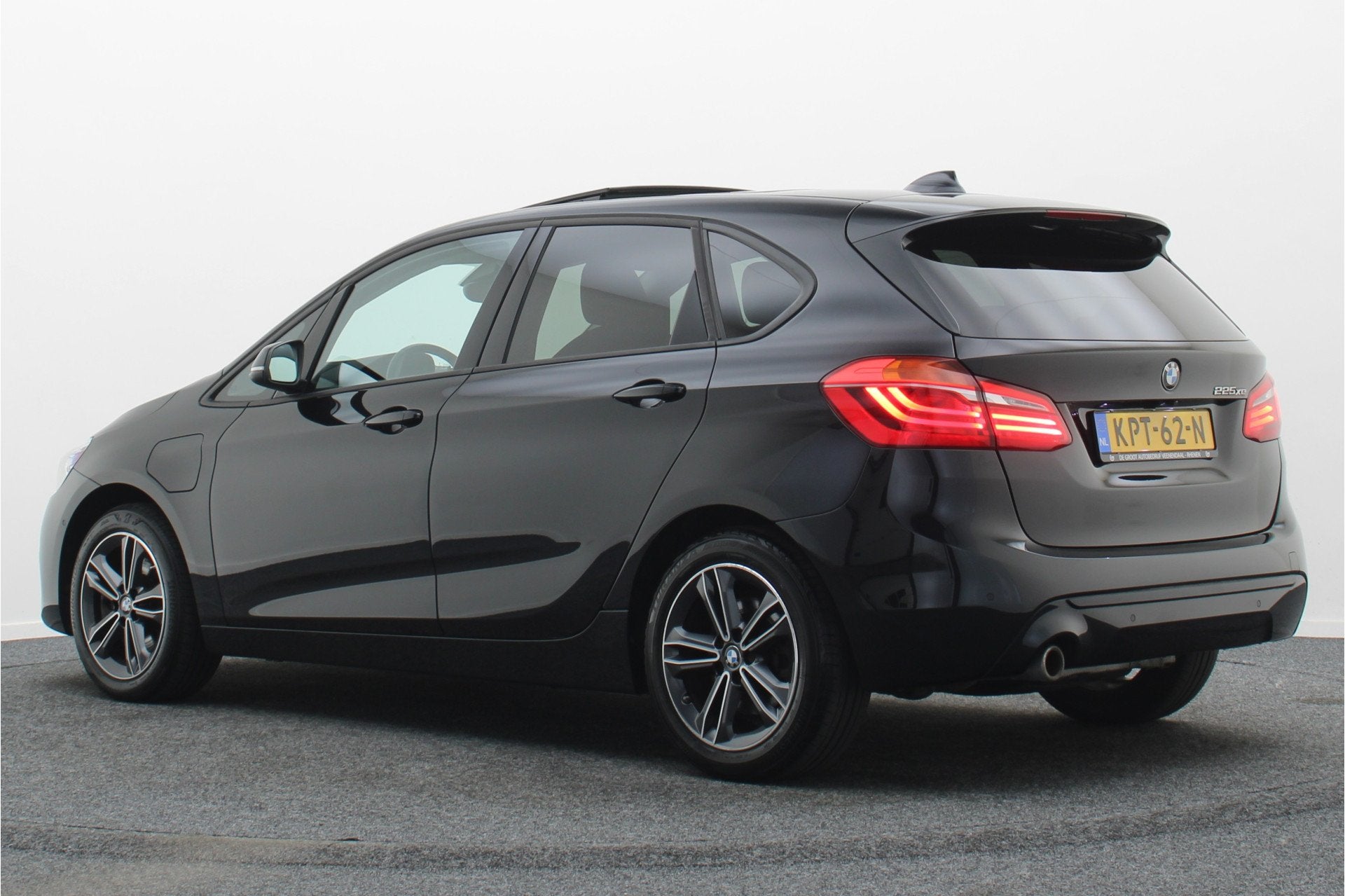 BMW 2 Serie Active Tourer 225xe iPerformance High Executive, Gebruikt, Euro 6, Leder en Stof, Zwart