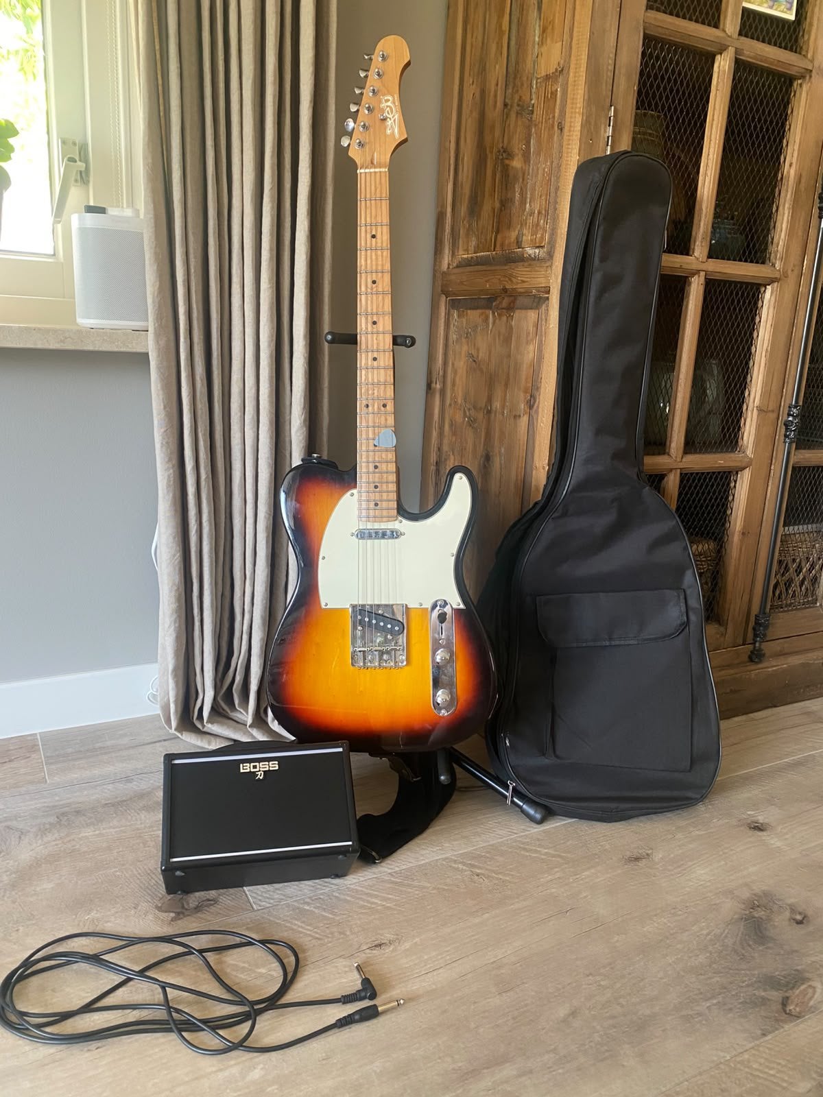 Foto 4 van Te koop: elektrische gitaar en toebehoren