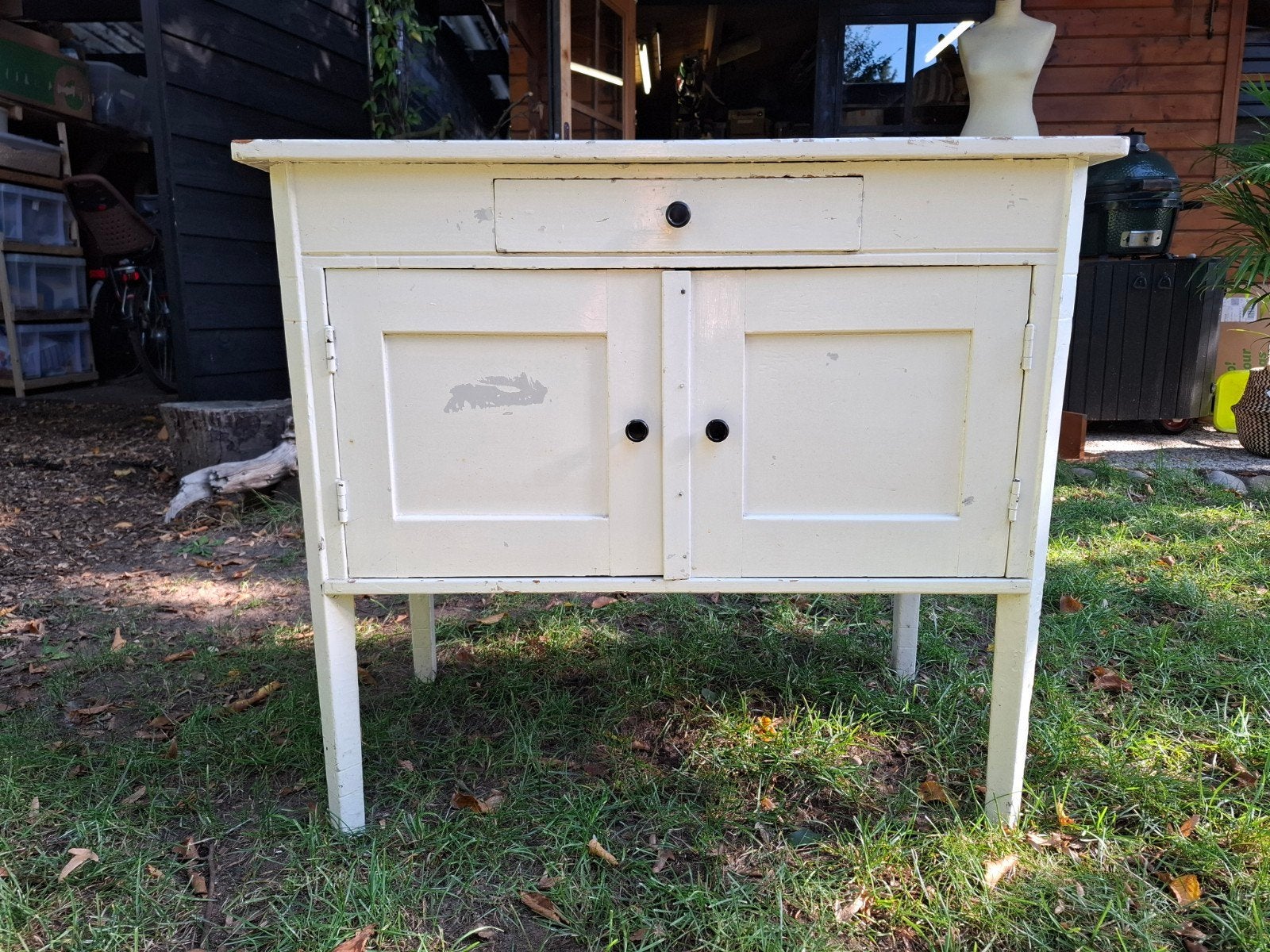 Vintage keukenkastje / dressoir met lade en deurtjes