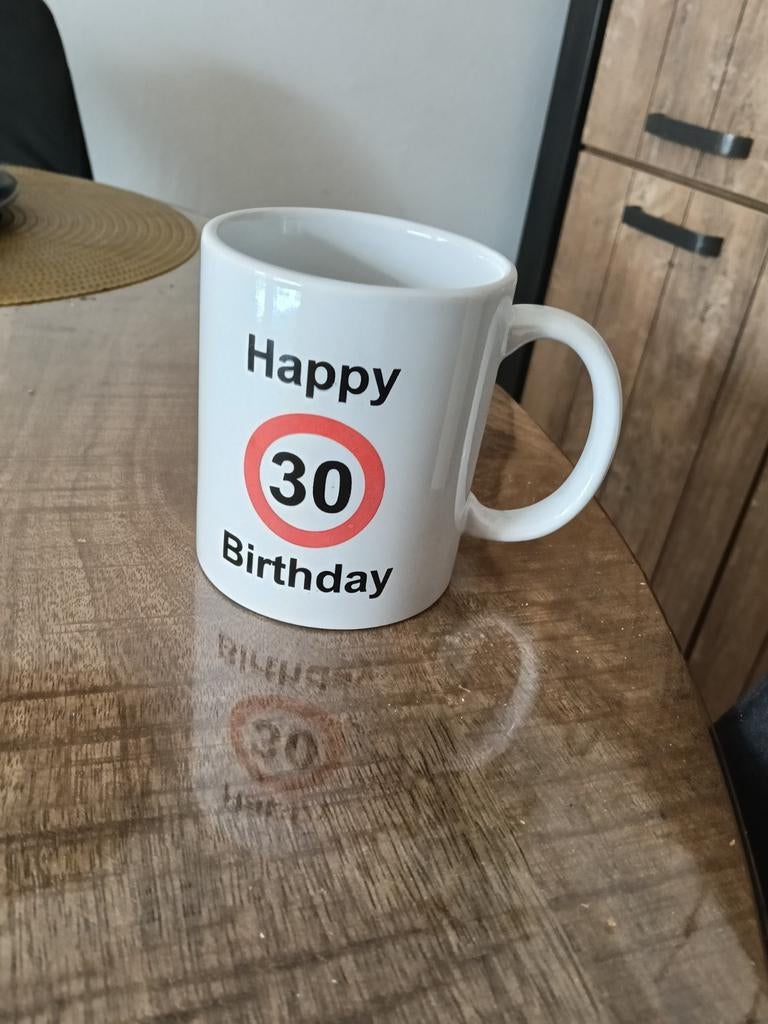 Happy birthday mok, Huis en Inrichting, Ophalen, Overige stijlen, Kop(pen) en/of Schotel(s)