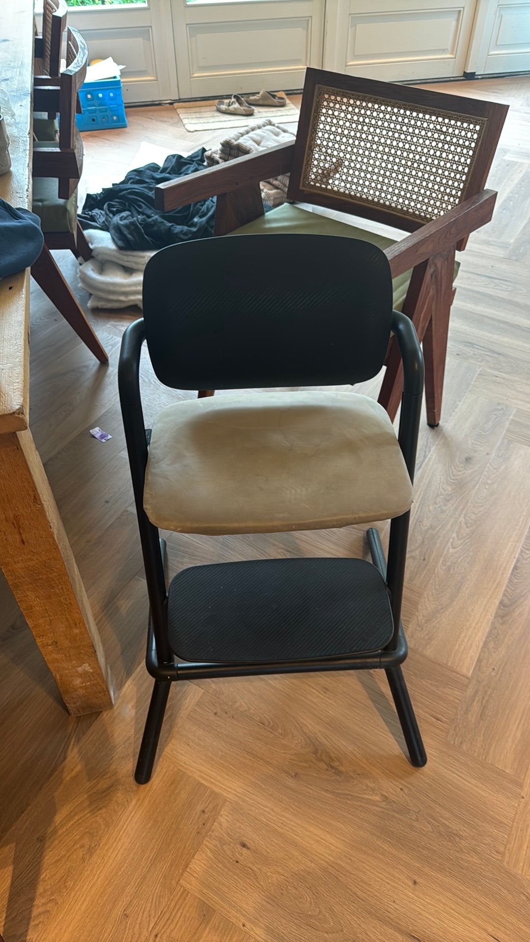 Cybex kinderstoel zwart met beige kussen, Kinderen en Baby's, Ophalen of Verzenden, Gebruikt